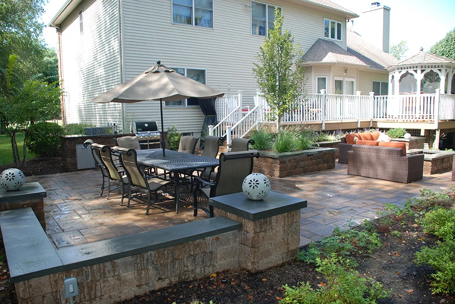  Distinctive Design, Distinctive Design Management, Landscape Construction, Landscape architecture, landscape design, Scenic Landscaping, built in grills, custom pool construction, low voltage lighting, LED lighting, Lynx grills, appliances, landscap