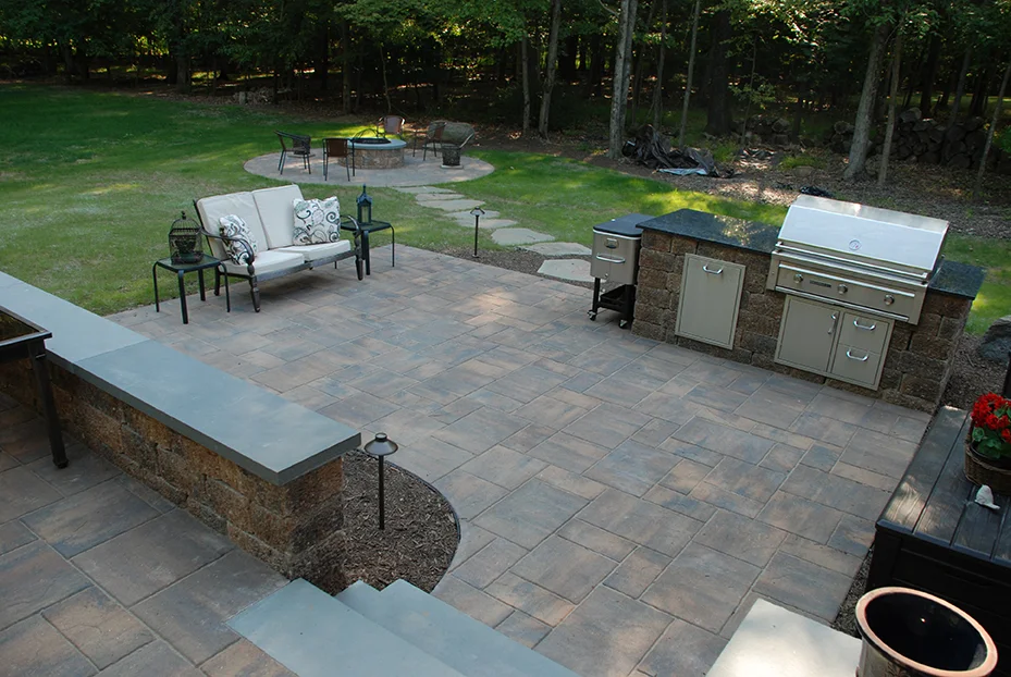  Distinctive Design, Distinctive Design Management, Landscape Construction, Landscape architecture, landscape design, Scenic Landscaping, built in grills, custom pool construction, low voltage lighting, LED lighting, Lynx grills, appliances, landscap