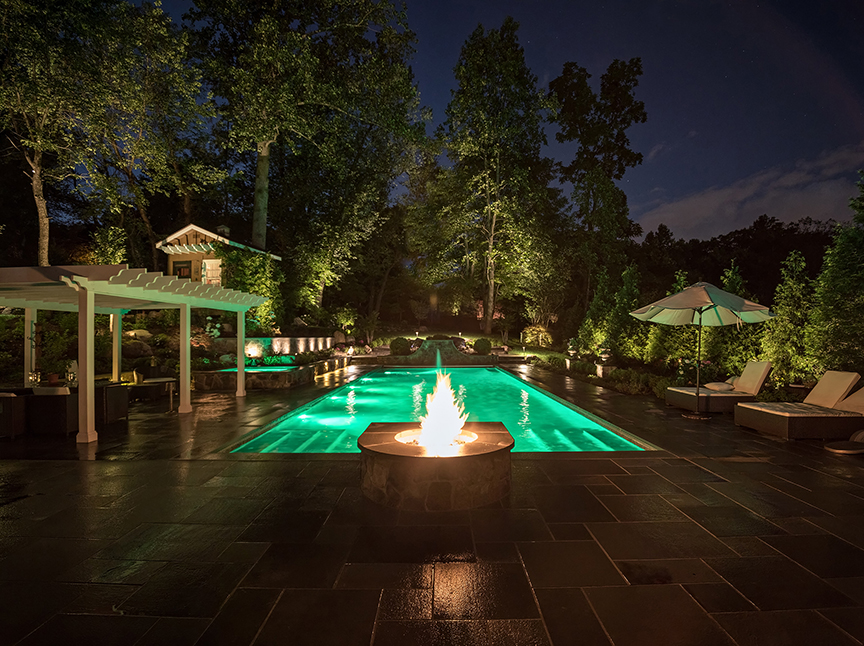Distinctive Design, Distinctive Design Management, Landscape Construction, Landscape architecture, landscape design, Scenic Landscaping, built in grills, custom pool construction, low voltage lighting, LED lighting, Lynx grills, appliances, landscap