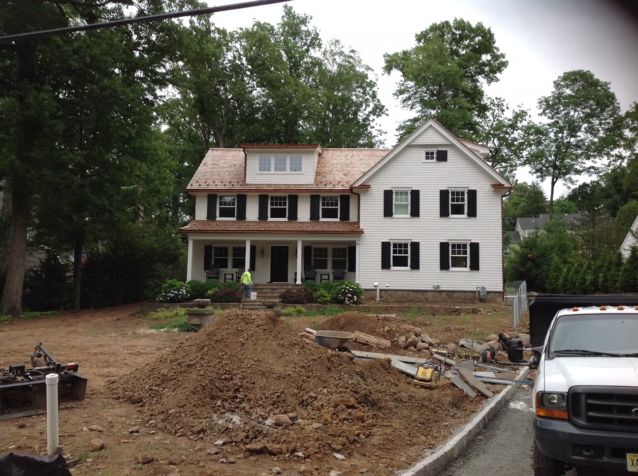 Distinctive-Design-Management_Front-yard-process.jpg