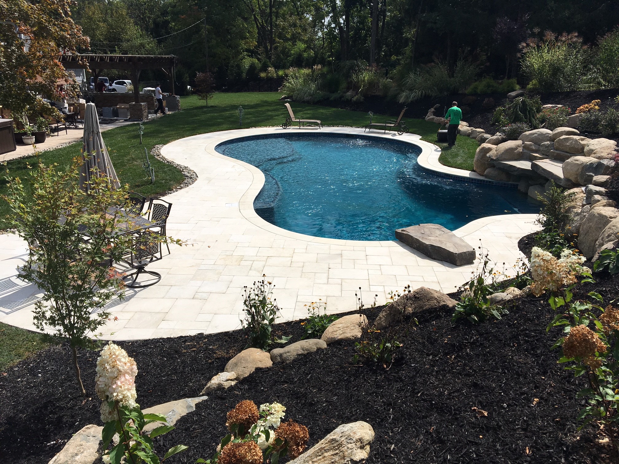 Distinctive-Design-Manage_Pool-design-2.jpg