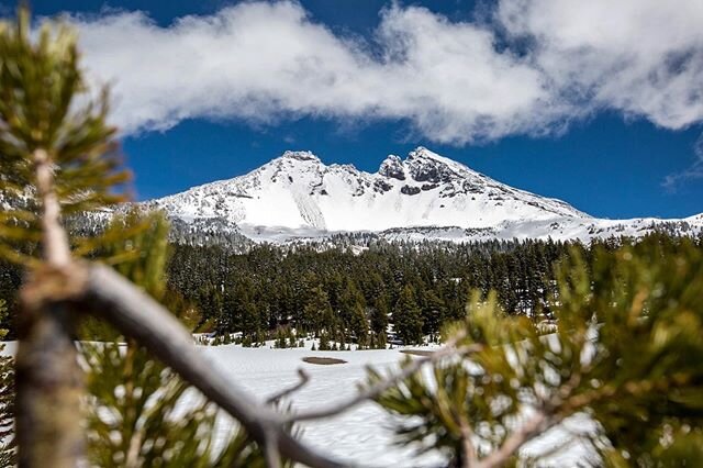 Well I guess if you&rsquo;re going on a hike in mid-June along the Cascade Lakes Highway, you can just assume snow is in the forecast for at least one part of the day. 🤷🏻&zwj;♀️ We had the pleasure of embracing all the seasons this weekend....And f