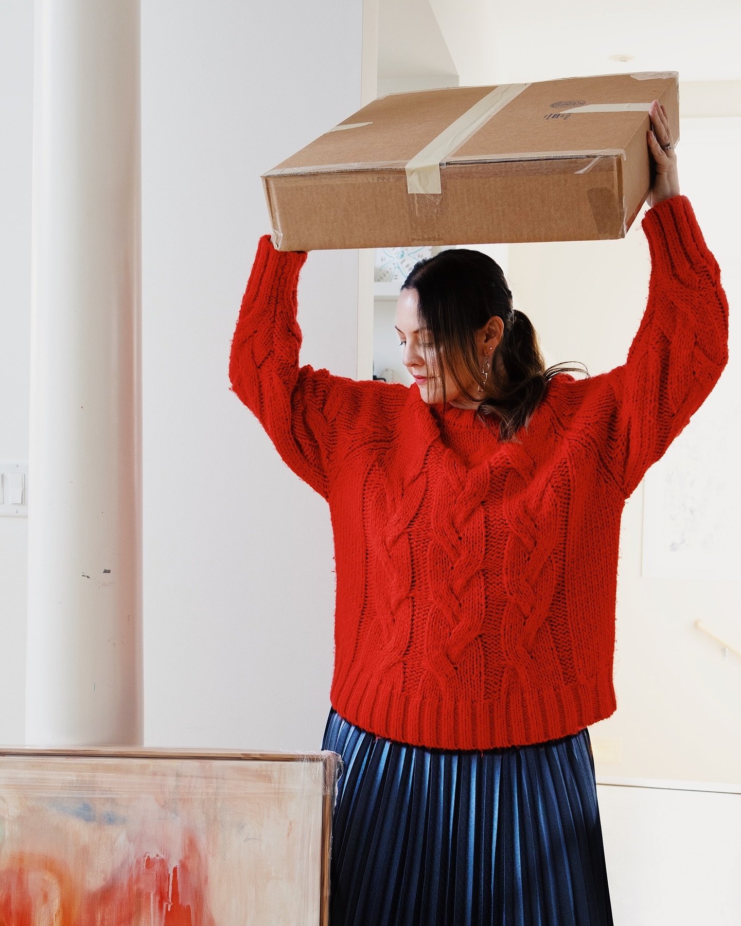 Cash me outside&hellip;of UPS. Shipping a painting out to the west coast. 💼🍞🍯💸 I&rsquo;m officially out of the cardboard boxes I ordered 3 years ago. I&rsquo;m learning alot lot on this journey, including what sweater to NOT wear unless you want 