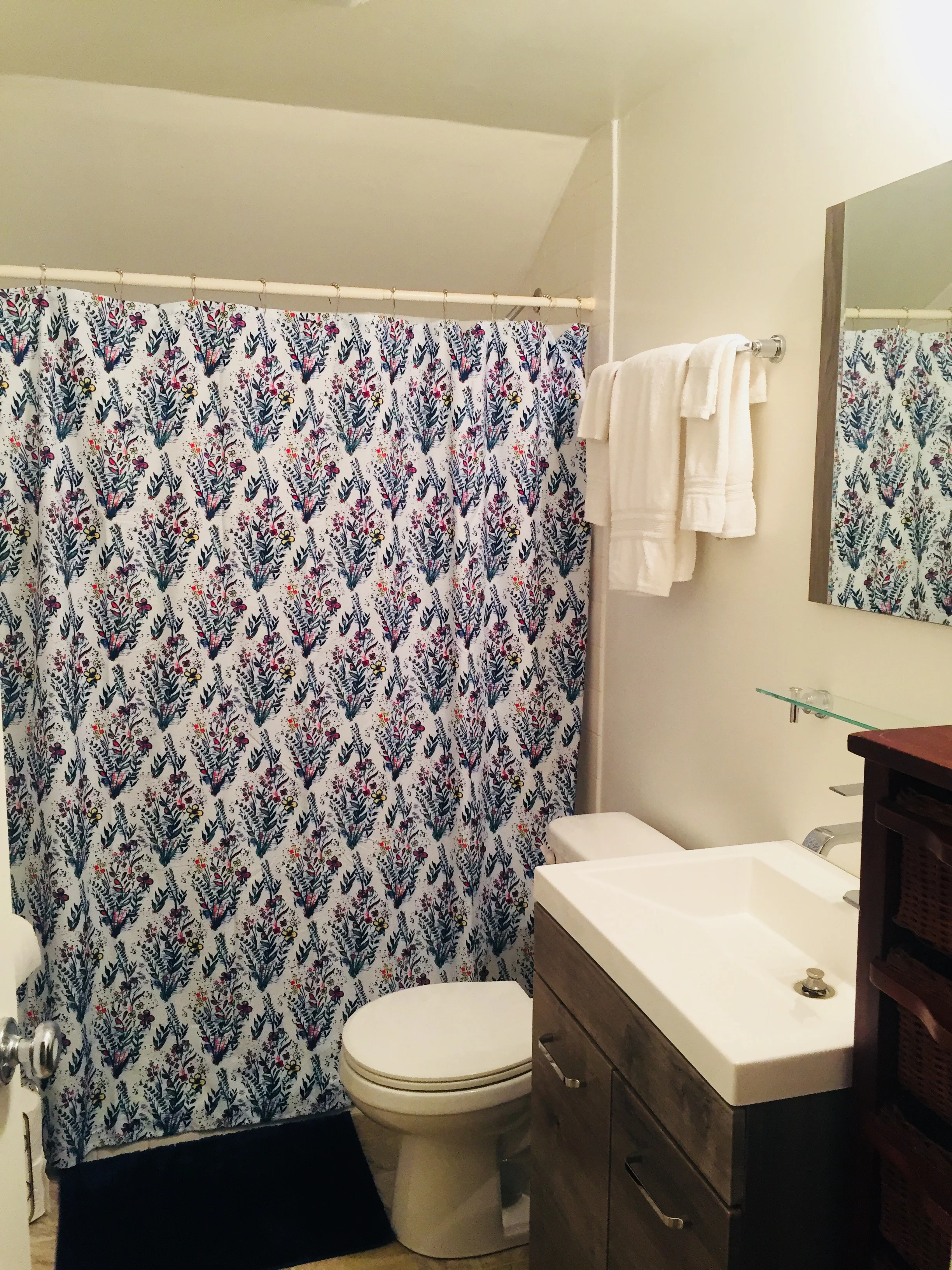 The Milk House Room - Bath Room