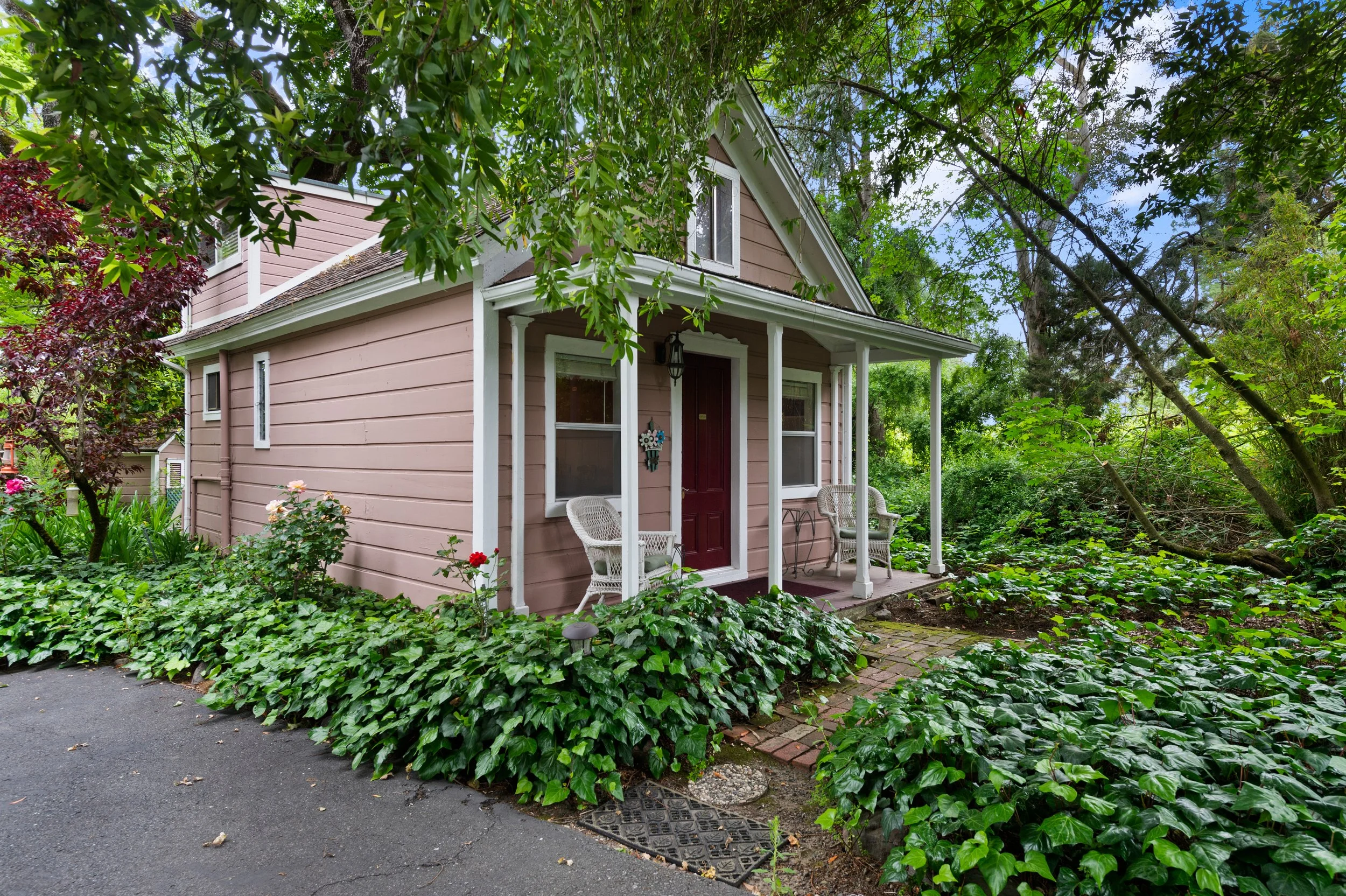 8Cottage13.jpg