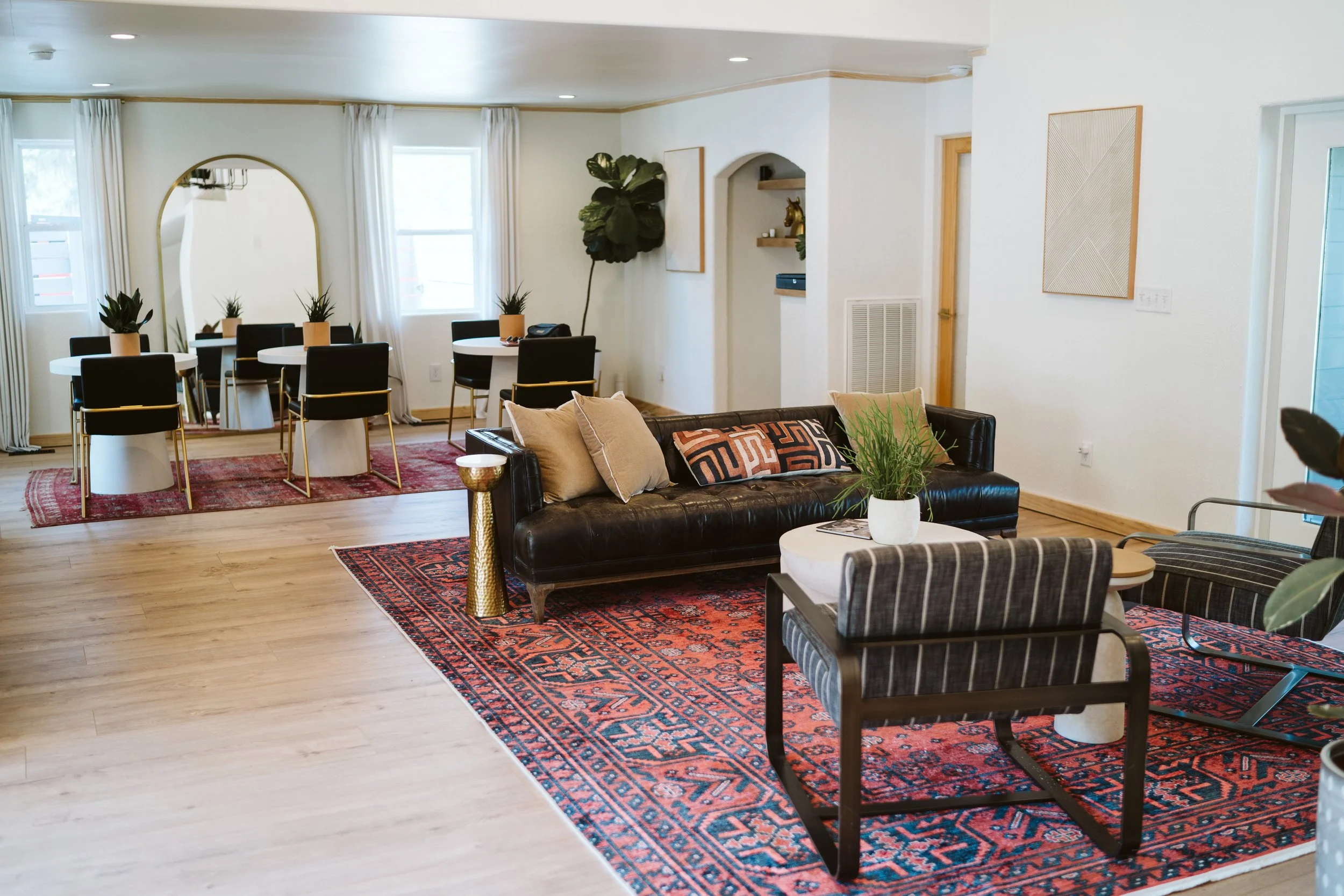 Bright open living space captured by Tango Photo Air Bnb — Charleston and Summerville SC commercial real estate photography Downtown Charleston 