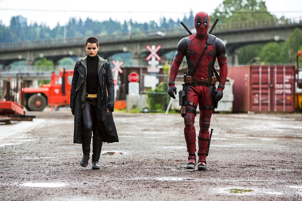172: HAIL, CAESAR!, ZOOLANDER 2, and DEADPOOL get the pod treatment episode artwork