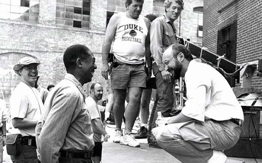 Morgan-Freeman-and-Frank-Darabont-sharing-a-laugh-on-the-set-of-The-Shawshank-Redemption.jpg