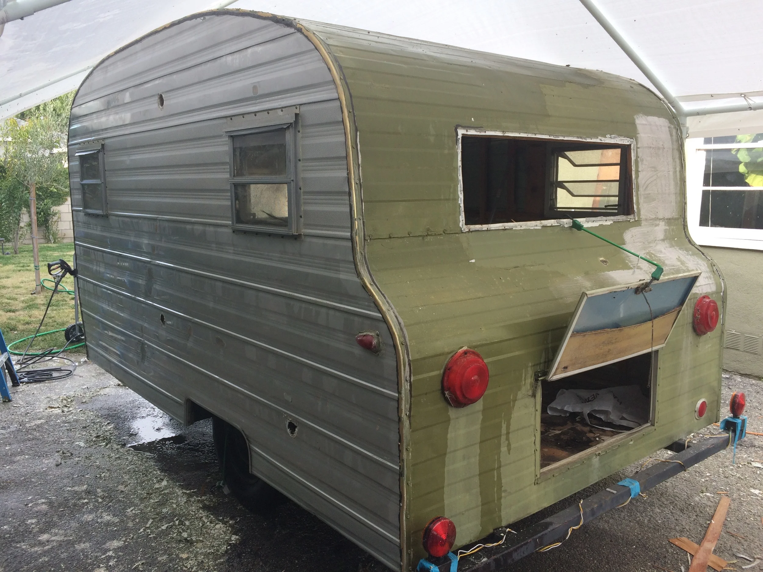 One side of the trailer stripped