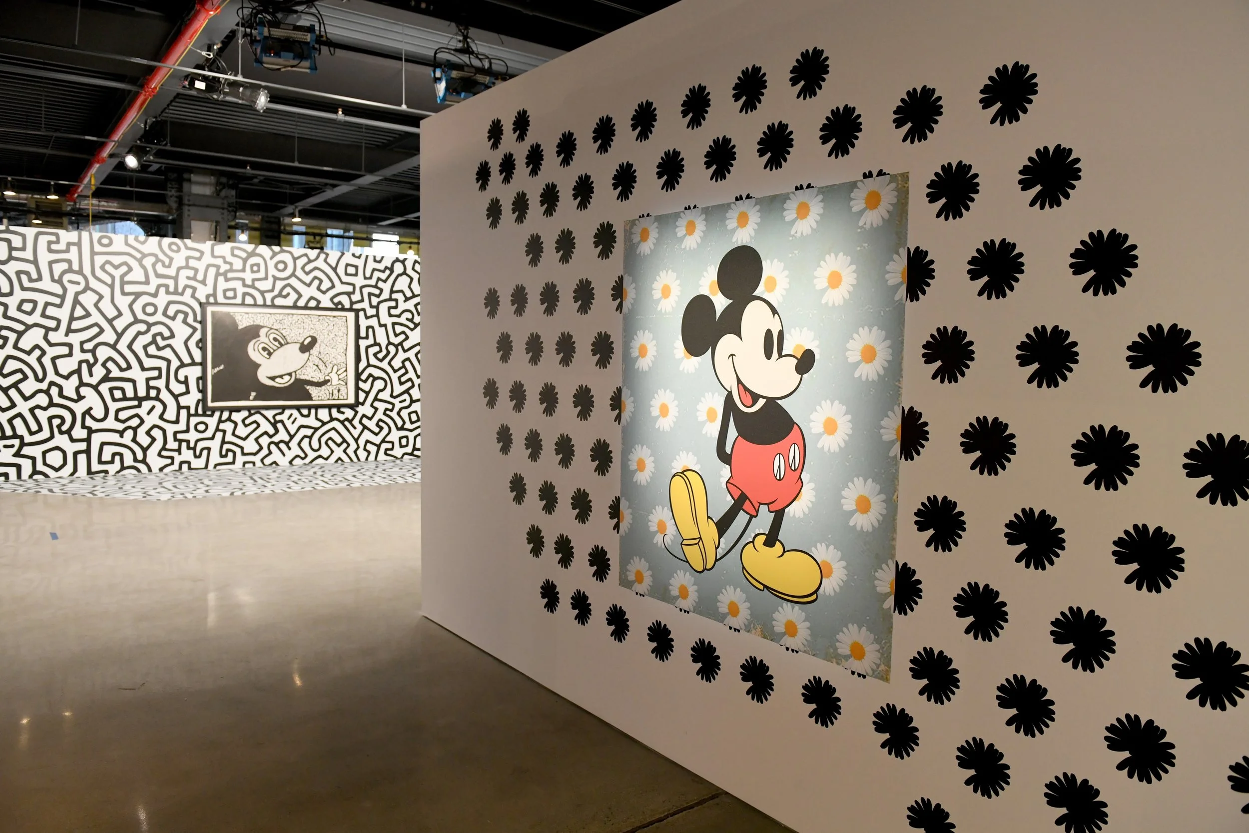 775250995NP00113_Mickey_The.jpg