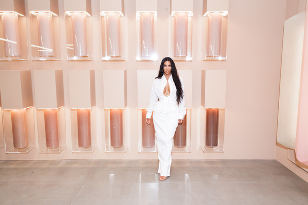 Kim+Kardashian+KKW+Beauty+Pop+Up+Shop+JZ1zQK5H4dUl.jpg