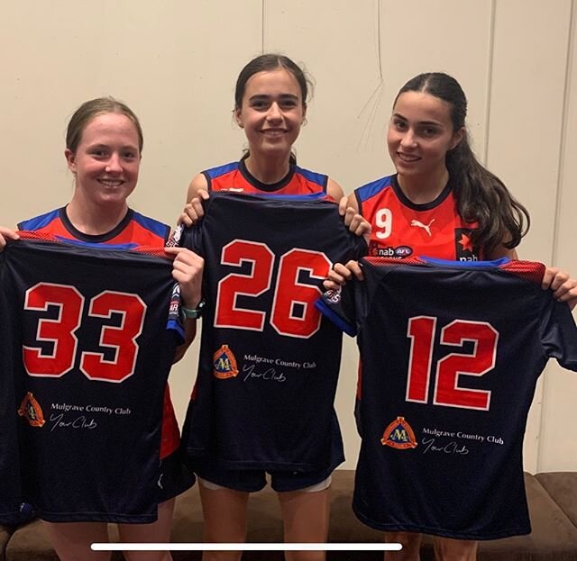 Huge congratulations to Jas, Gabby and Jemma who have made the final NAB League U18 squad for the Oakleigh Chargers 🐴 #triplethreat

Incredible achievement to do it together while still in U16s! Good luck #yearofthespider #yearofthecharger