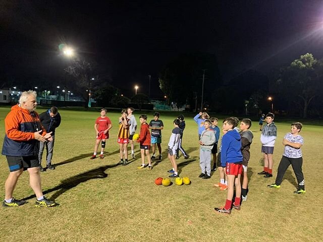 Legendary coach Hodgey teaching the Soldier On U12 Blacks valuable footy knowledge at training πΈπ· we love to see it! β€π Training is now well under way and we're more than glad to be back! ππͺ Tag your #trainingmate below!
