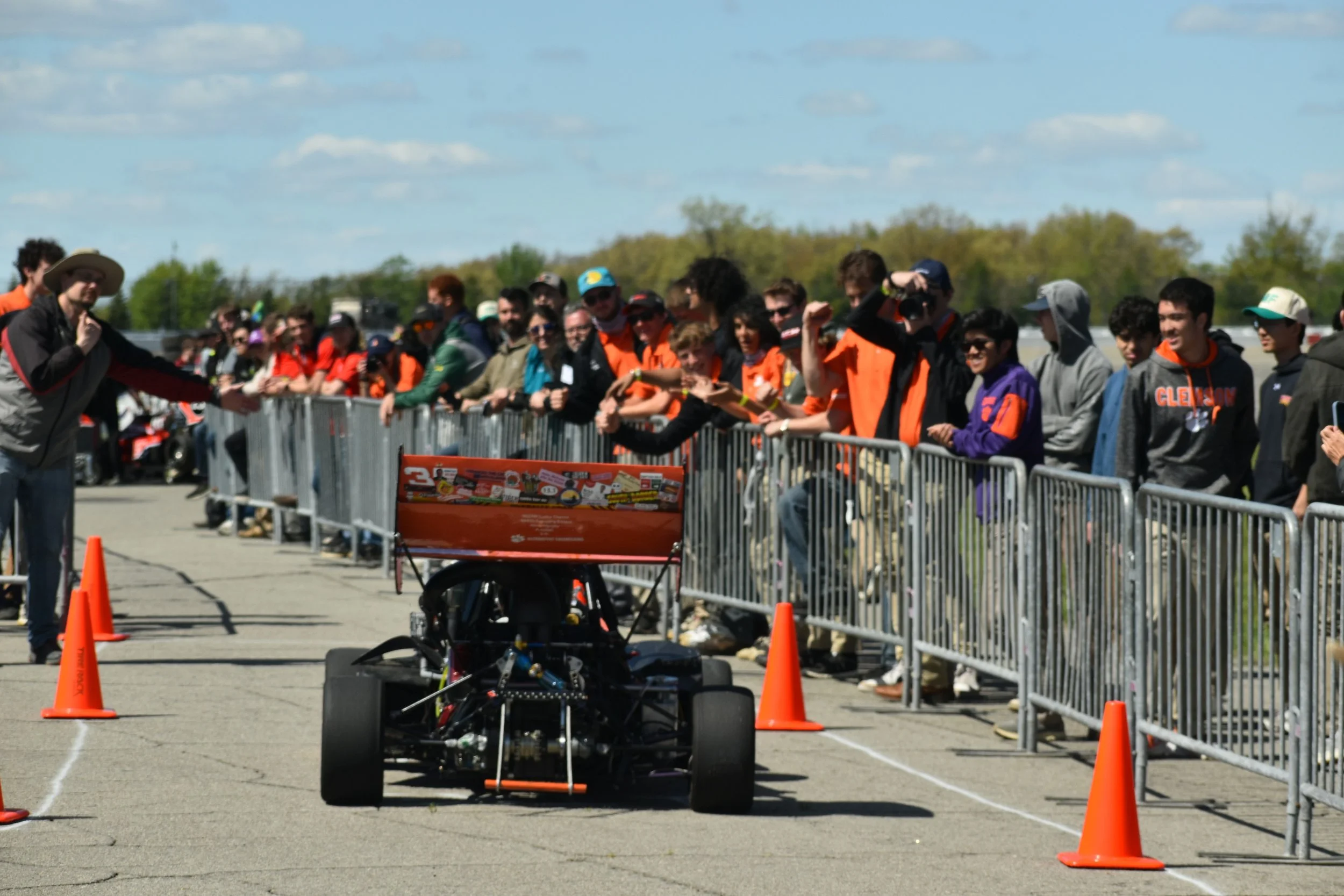 Day 2 at comp was a huge success - the Tiger 26 passed all of tech, the team completed design and cost events and our drivers got some practice time on the books! Looking forward to tomorrow's dynamic events

#clemsonfsae #michiganinternationalspeedw