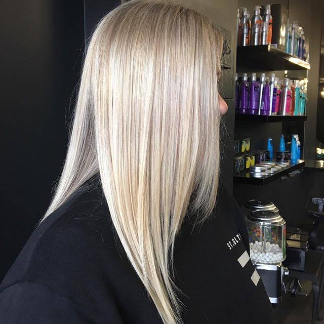 Blonde blonde blonde! Want to know how to keep your blonde fresh like this between visits? We have some secret weapons available in salon so make sure you ask about home maintenance in your next visit. Hair by Azran