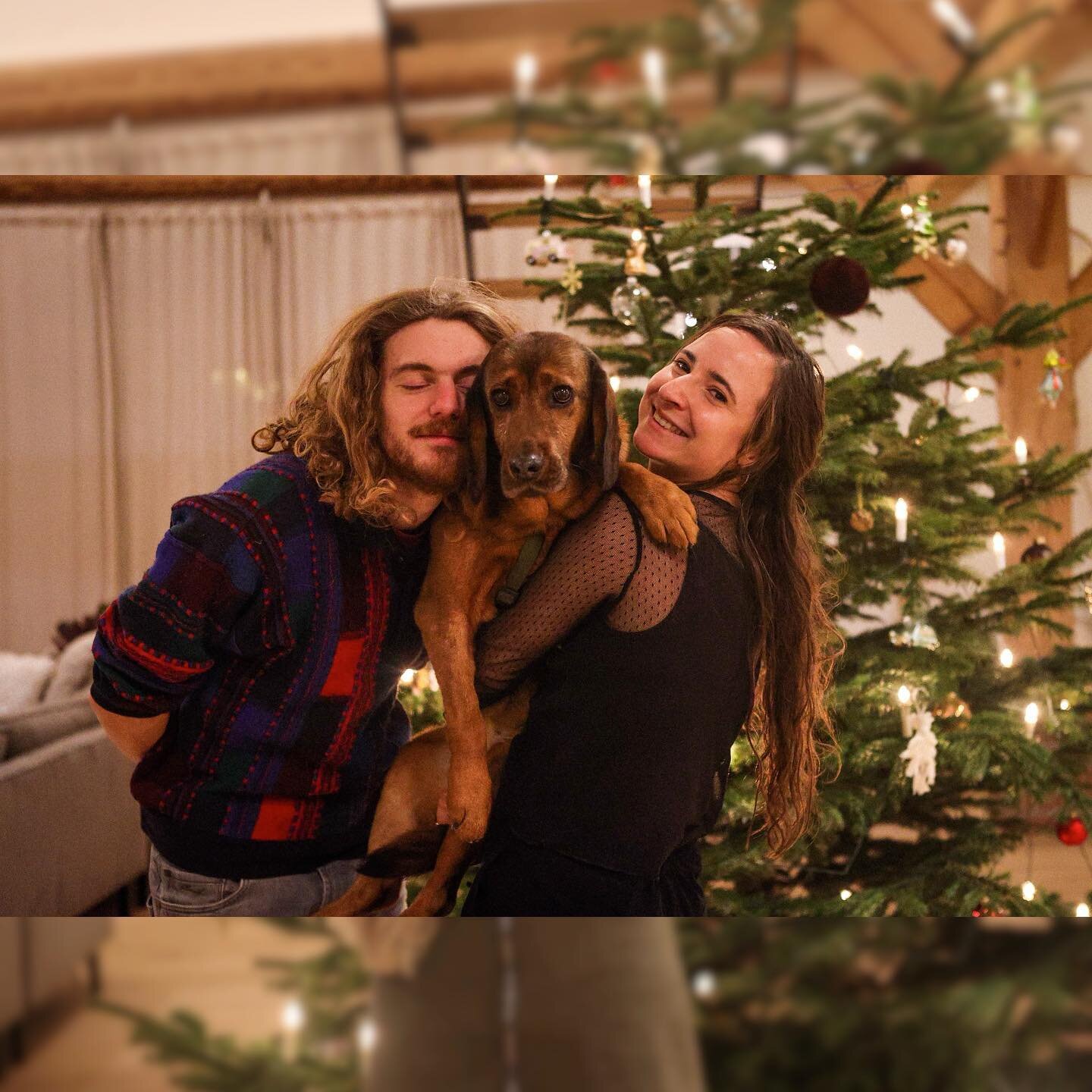 A very merry Christmas to all of my friends around the world! Yesterday I managed to leave work for a bit to celebrate Christmas Eve with my dear friends and their family @traumhausprojekt.runie @gleichgesinnt and spent some time@with my favourite wo