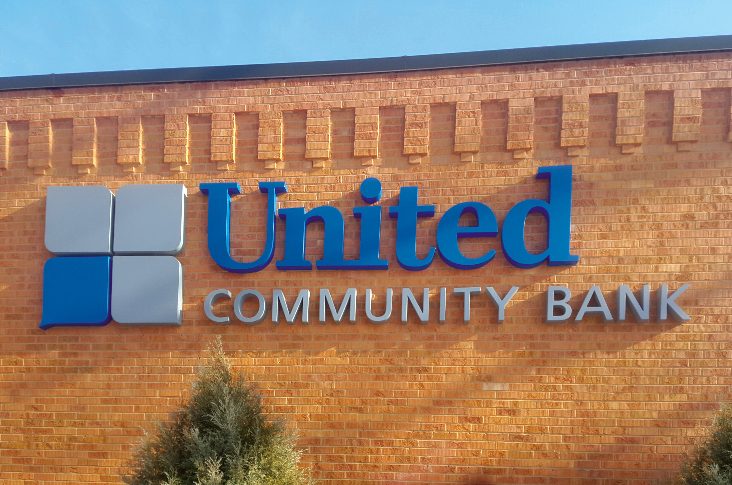   United Community Bank Exterior ID Signs  