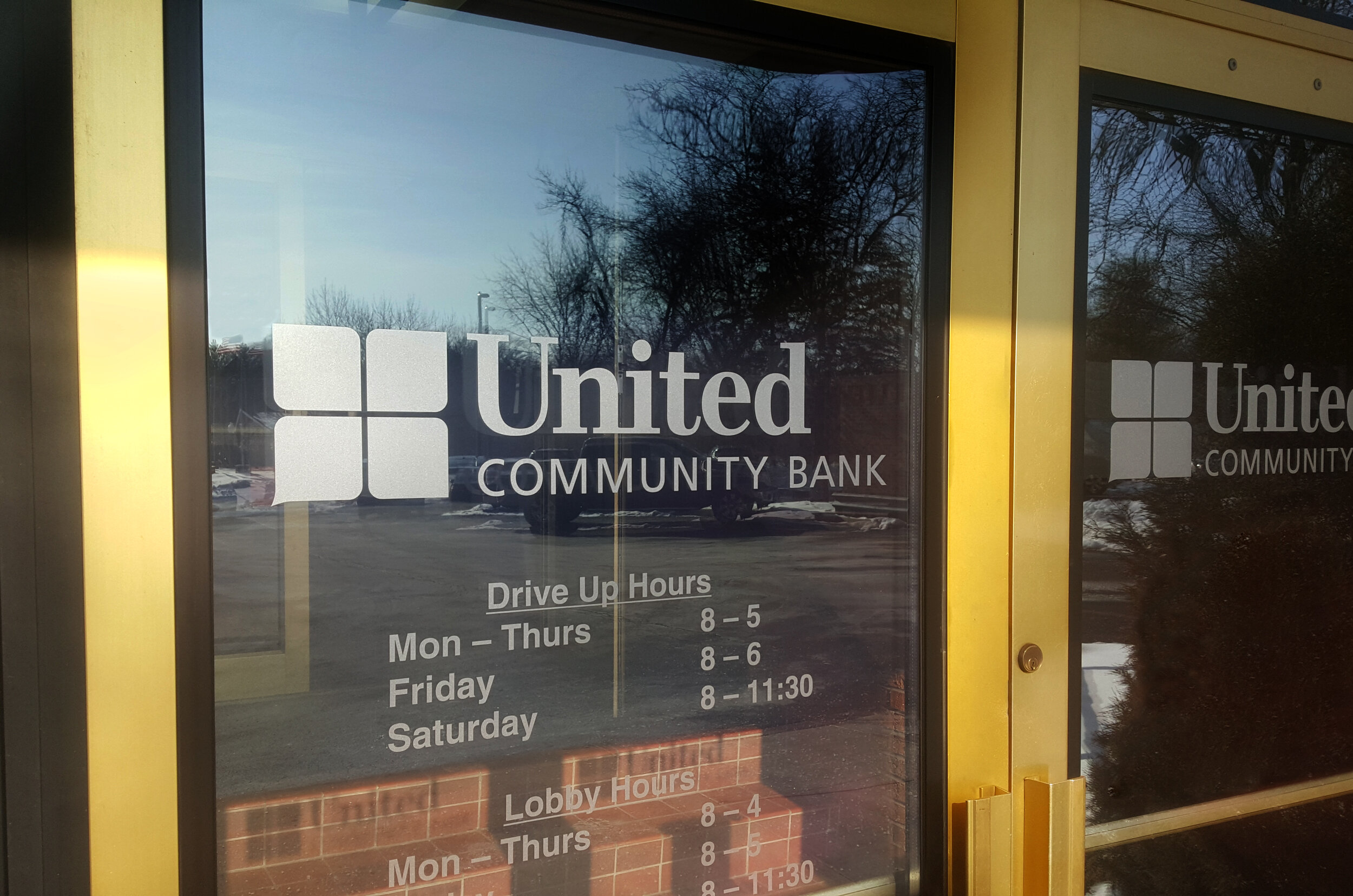   United Community Bank Entrance ID Signs  