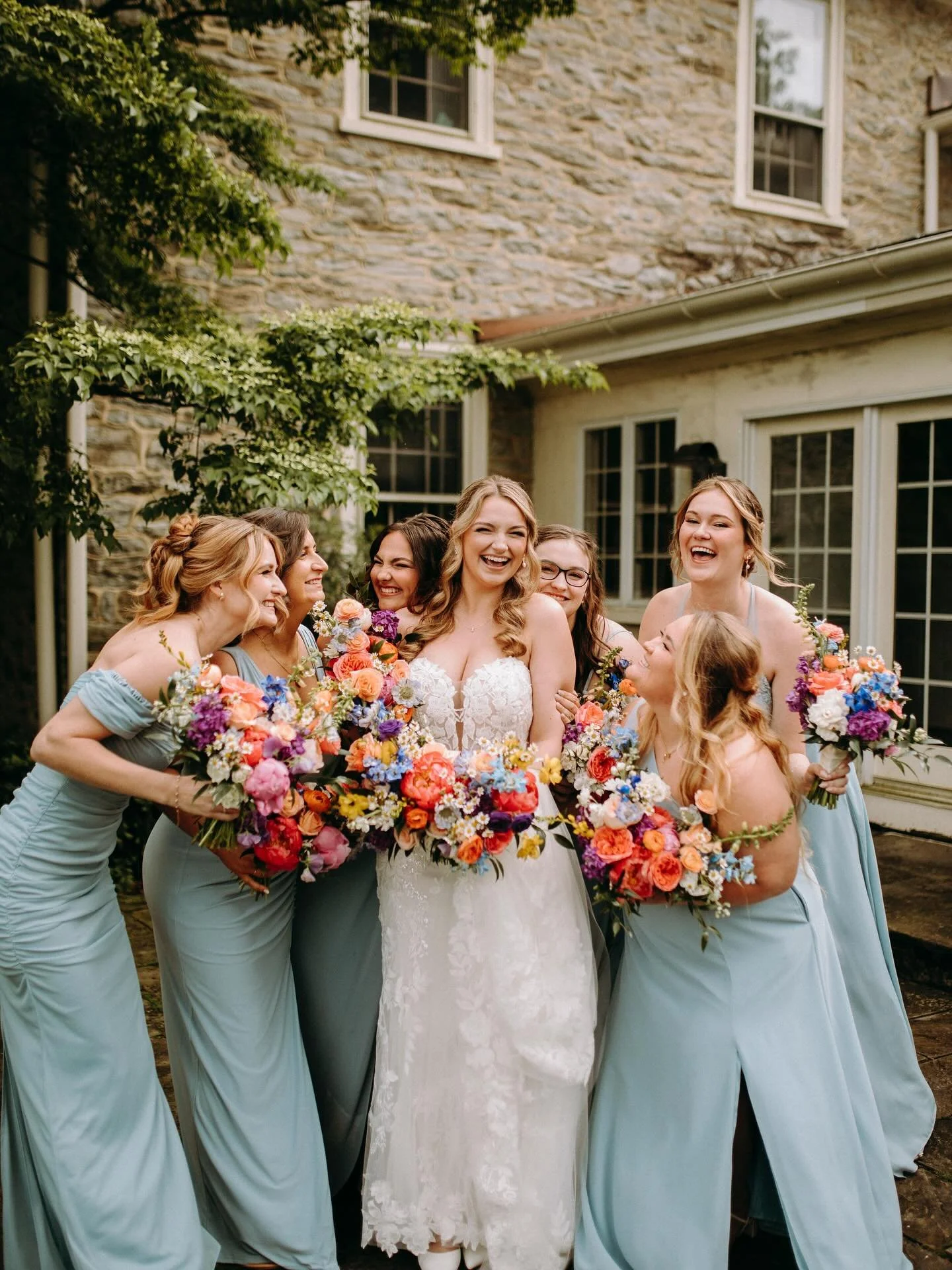 Rachel and her girls! 
Photography: @emilyb.photography_ 
Venue: @thefarmateaglesridge