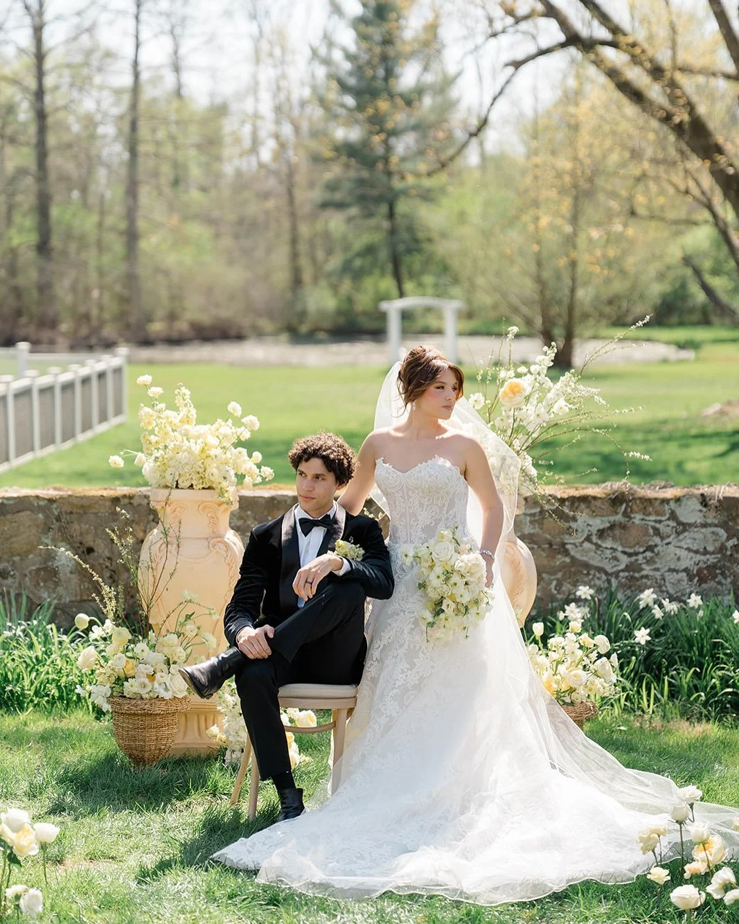 This spring I had the privilege of collaborating with a team of very talented vendors for a buttery yellow, garden themed shoot! Part 1. 

Venue:&nbsp;@innatbarleysheaffarm
Design/Planner/Decor:&nbsp;@eventsbygillianandco
Photography:&nbsp;@kirstenan