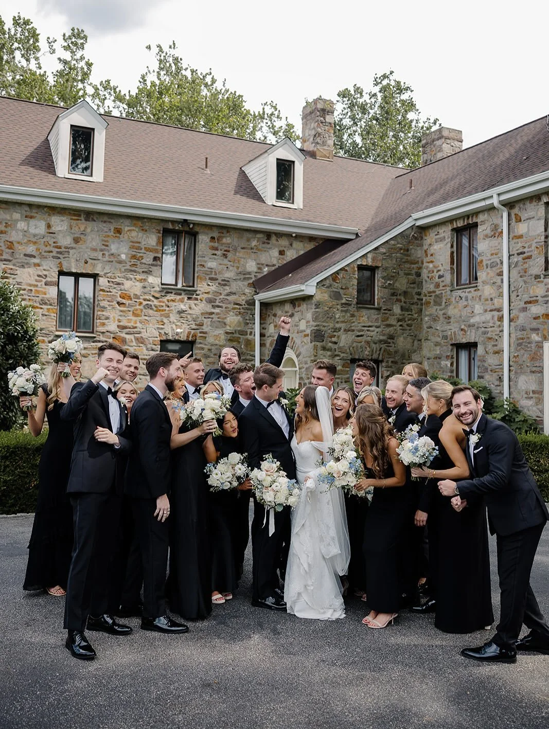 Congratulations to Emily + Matt! 8.2.25
Venue: @themanorhouseatprophecycreek 
Photography: @mattkarkphotography 
Coordinating/Rentals: @eventsbygillianandco