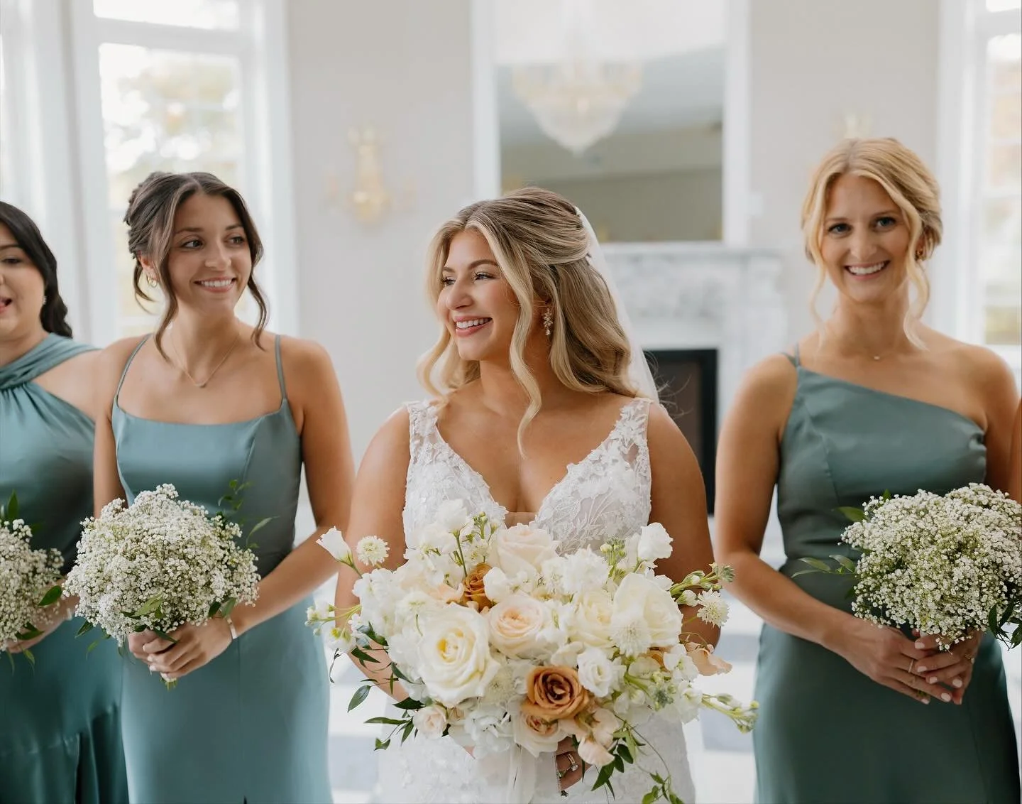 Maddy and her best girls✨
Photo: @natzeamerphotography 
Venue: @cameronestateinn