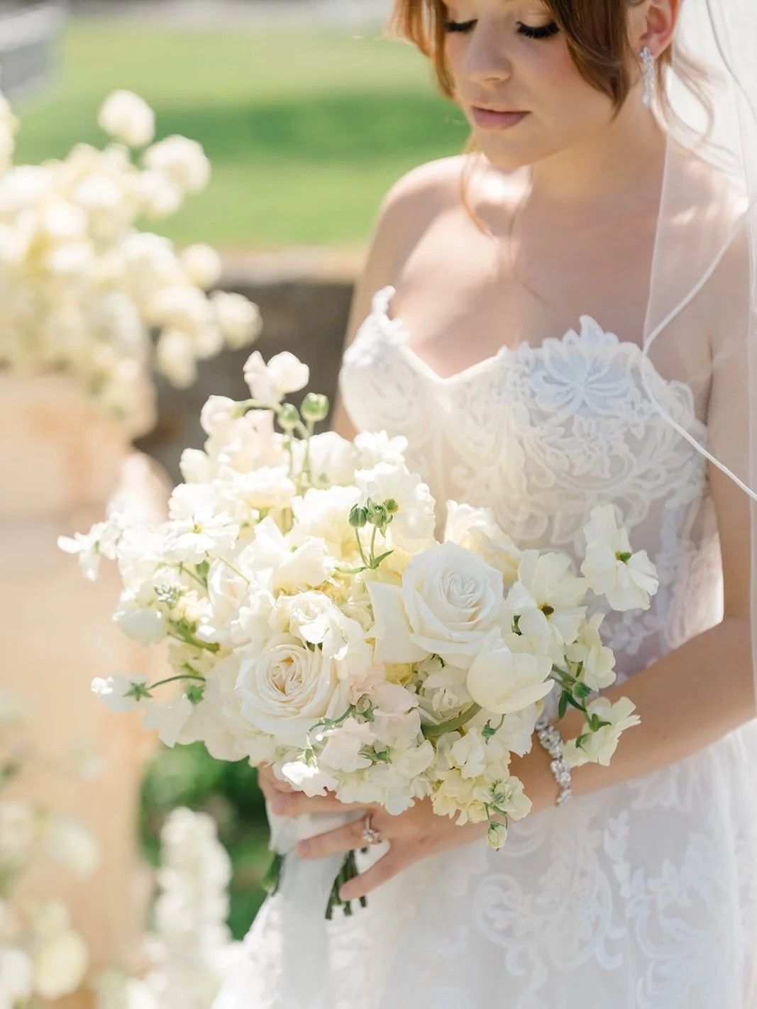 Dreaming of sunny days and soft spring bouquets on this cold, windy day!

Venue: @innatbarleysheaffarm
Design/Planner/Decor: @eventsbygillianandco
Photography: @kirstenannphotography
Videography: @patrickkellyfilms
Florals: @mossandvineeventdesign
Re