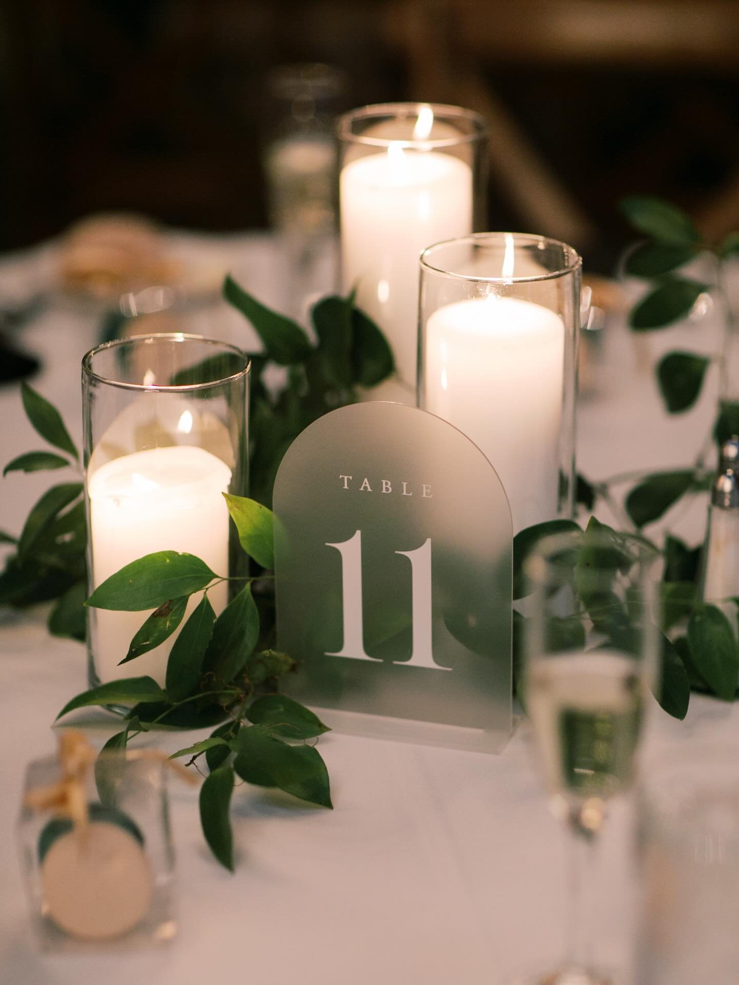 Loose, lush greenery bringing a soft, natural beauty to your guest tables. 

Photography: @briannawilburphoto 
Venue: @thefarmateaglesridge 
Florals: @mossandvineeventdesign