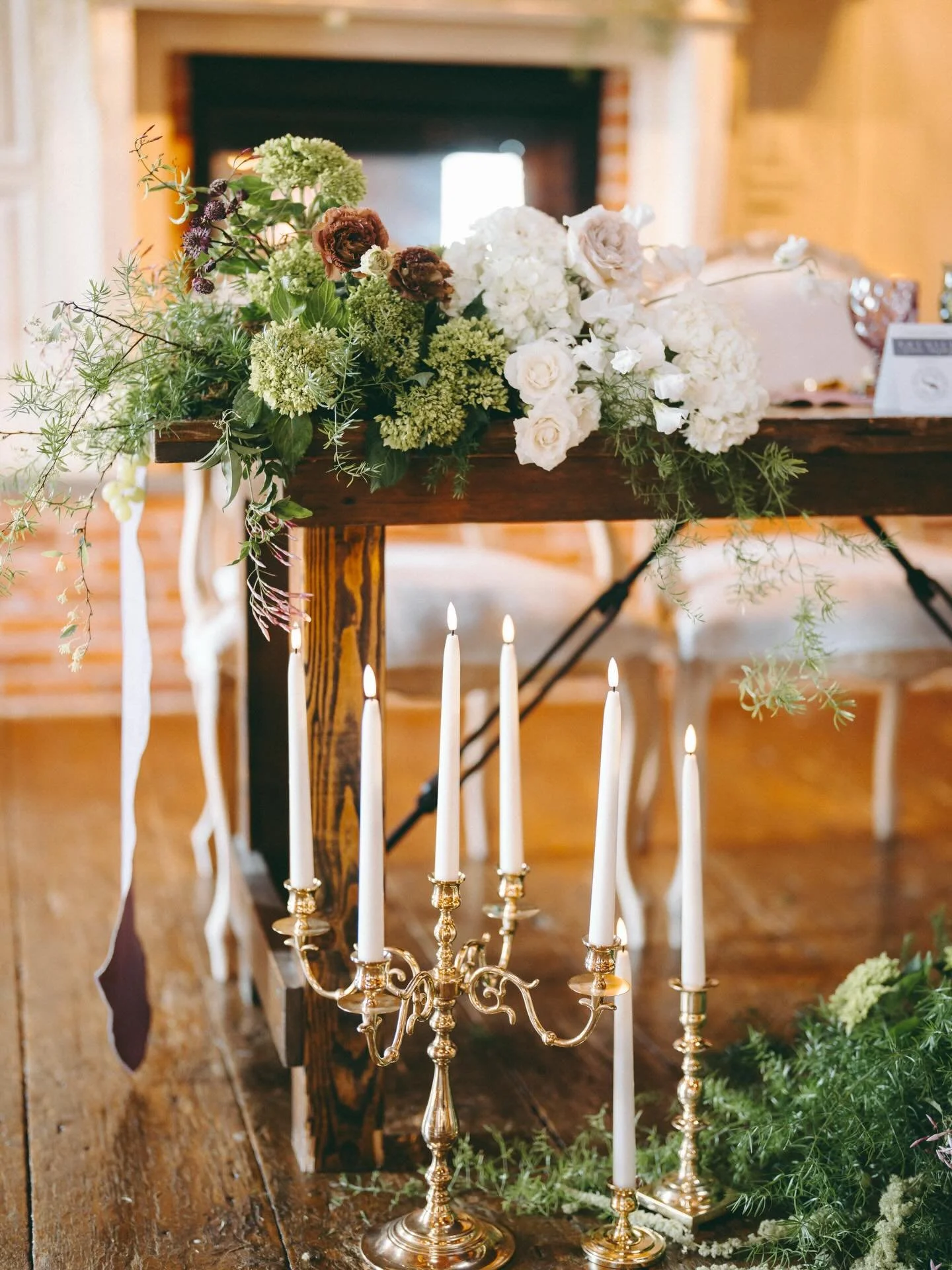 Entering a floral-filled next few months. So excited to design so many beautiful days!

Photographer: @himandherphoto 
Venue: @thebookinghouse 
Rentals: @carolinesrentals 
Florals: @mossandvineeventdesign 
Linens: @specialoccasionscollection