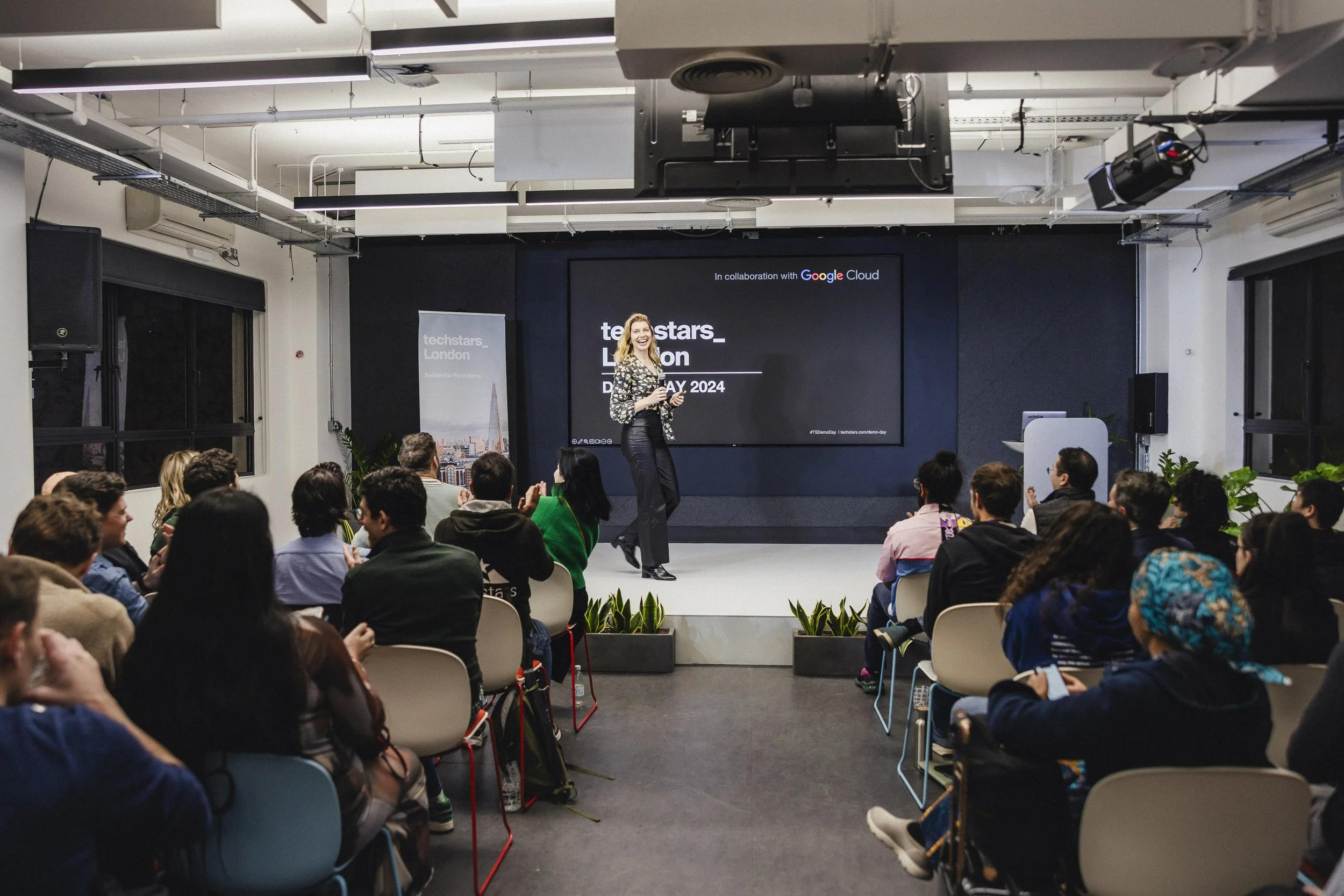 2024-12-04- TechStars Corporate-by-Teodora-Andrisan-43.jpg