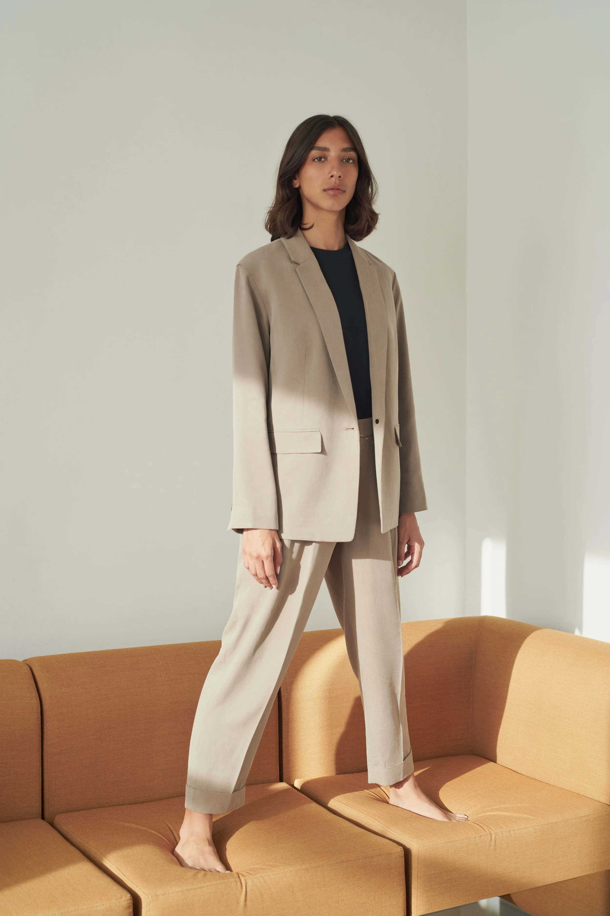 20200219_DBaum_Everlane_Editorial_Hayley_Boss_Blazer_00697_(website).jpg