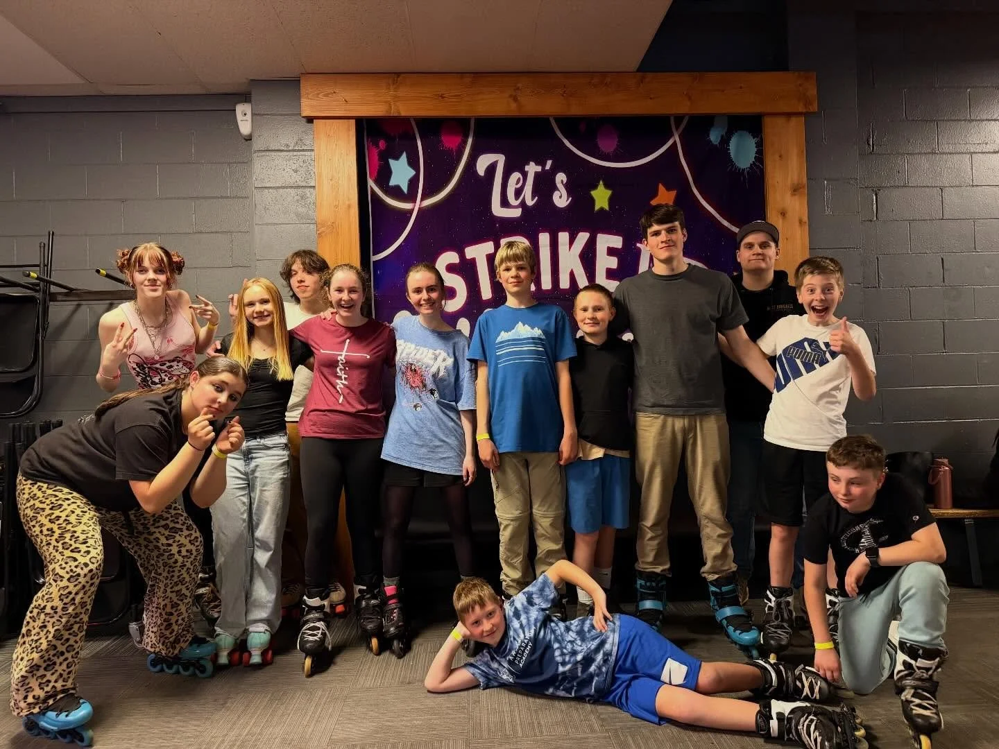 Student Ministry had a great time at the skate rink tonight! Thank you to the leaders who took a Friday night to hang! You rock!!

#soundcitybiblechurch #soundcitystudents