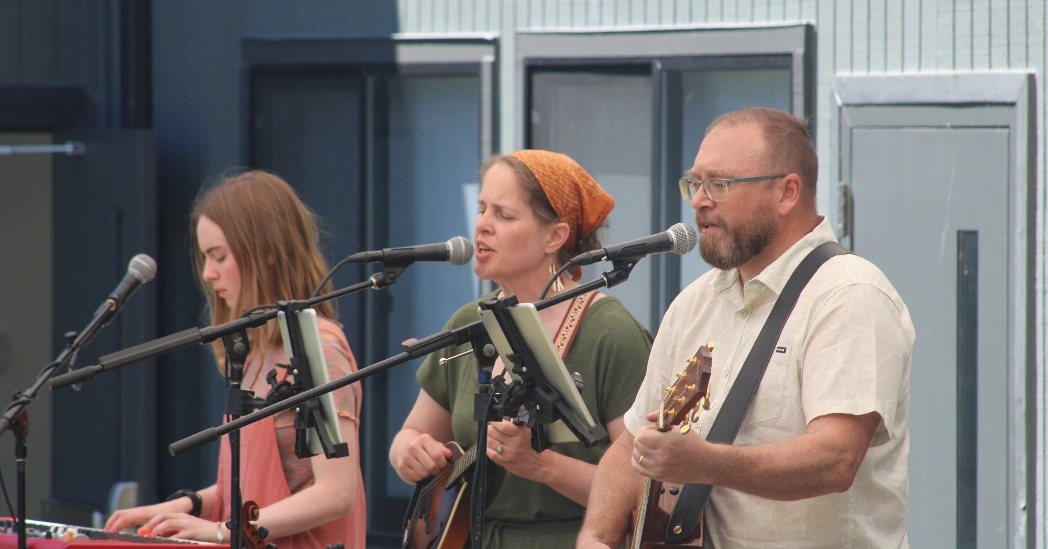 Remember how much fun we had at last year's Outdoor Gathering? Let's do it again! Sunday, June 28th. One gathering at 10am with lots of fellowship, food and fun afterwards. To make this event a success, we need lots of extra hands. Head over to Churc