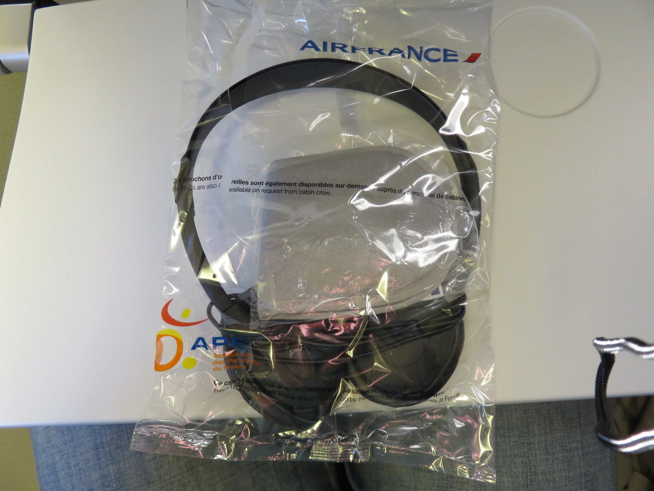 Air France headphones & sleeping mask
