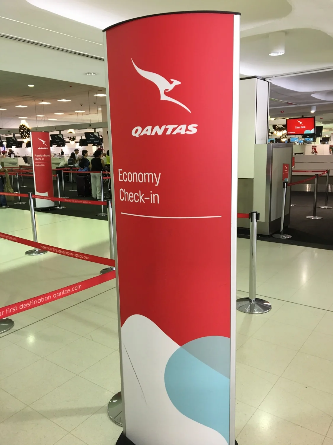 Qantas Economy check-in