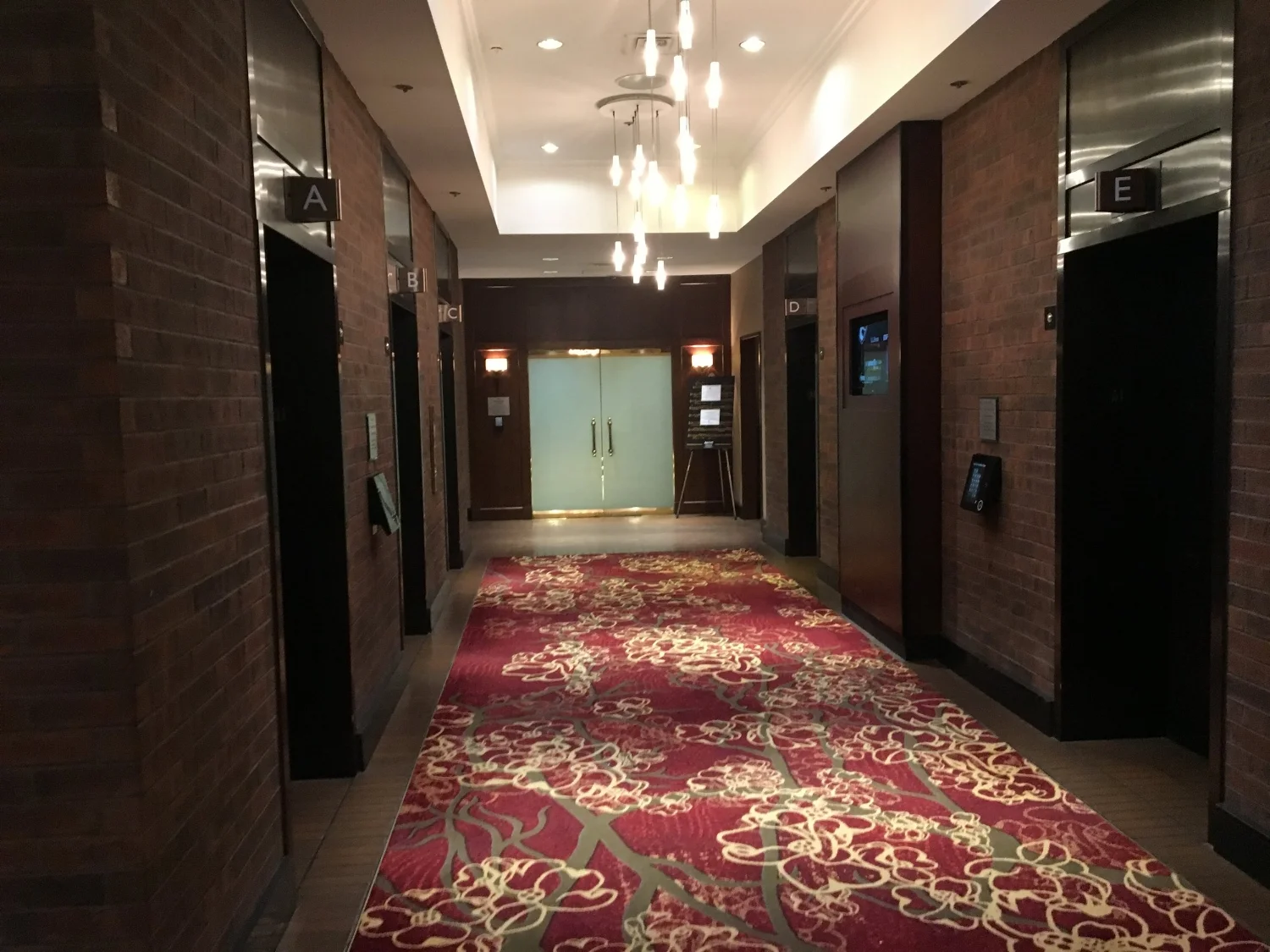 KANSAS CITY MARRIOTT DOWNTOWN LOBBY