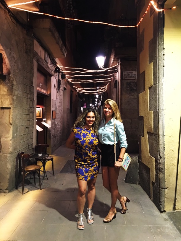 El born neighborhood - Taryn & Genia