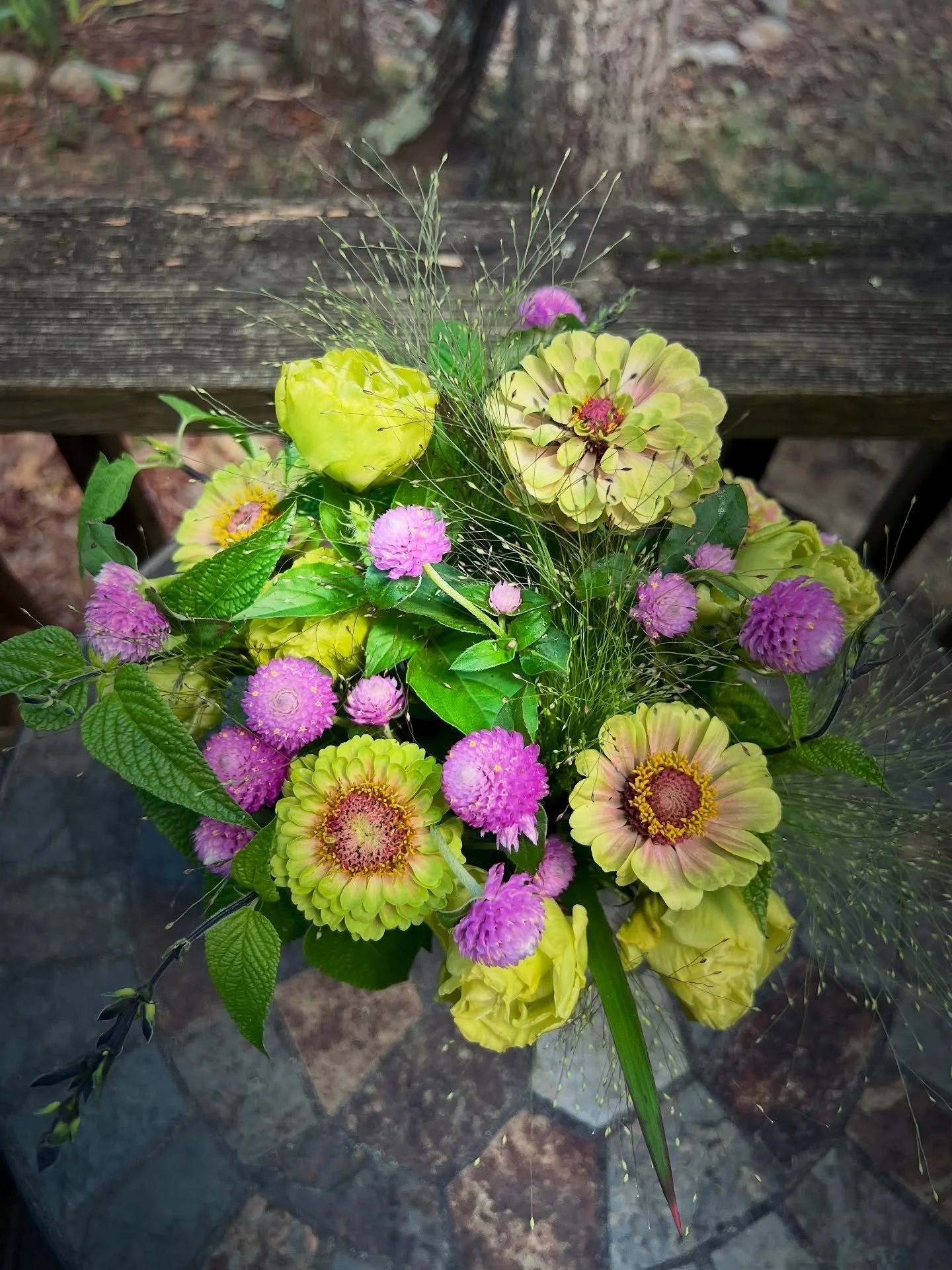 In love with this beautiful, luminous, and joyful local floral bouquet~ 💐✨