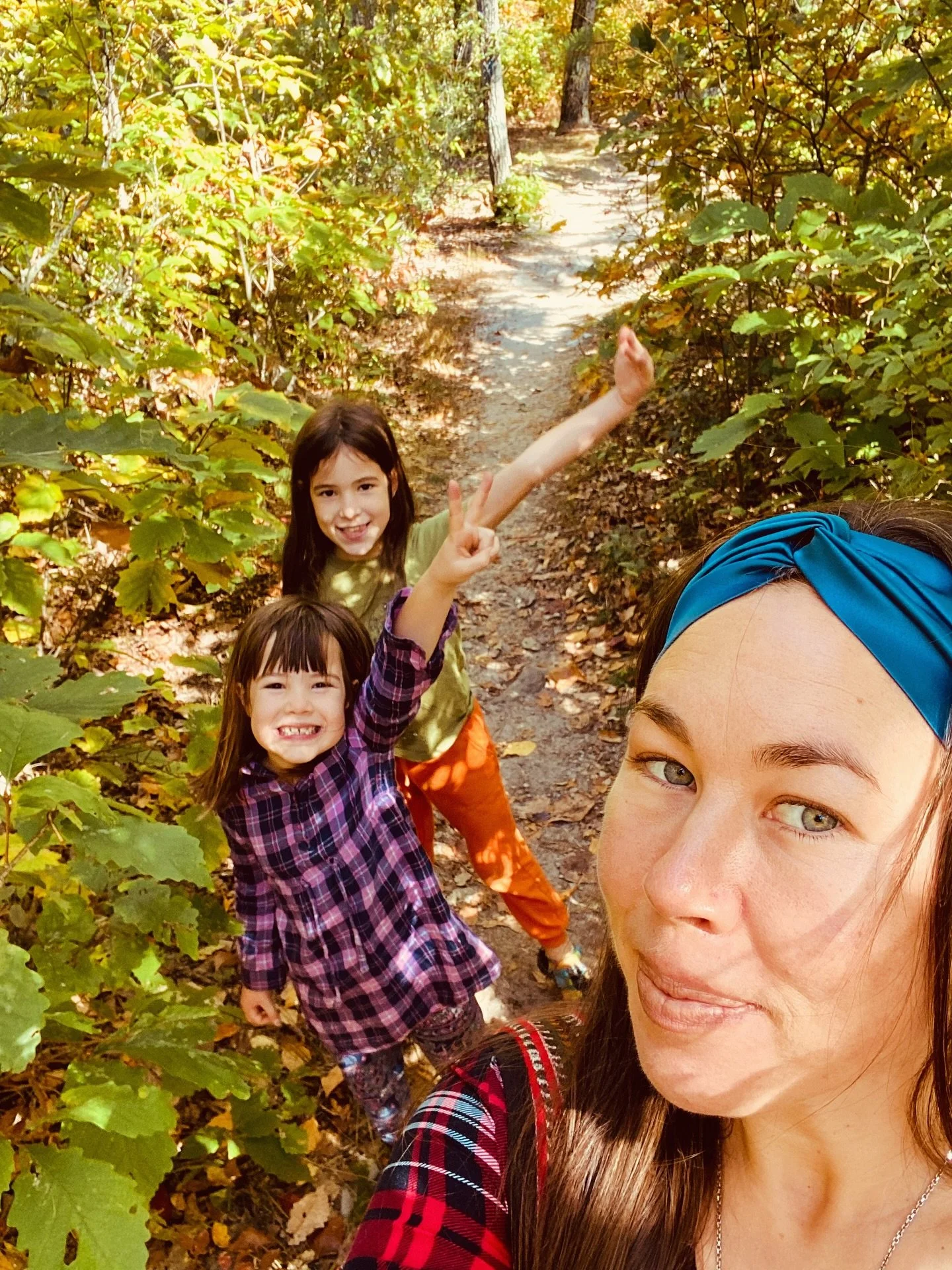🍃🍁🧡 Happy autumn! Cheers to you and your families for a healthy, magnificent season of transition, letting go, and change. 🧡🍁🍃