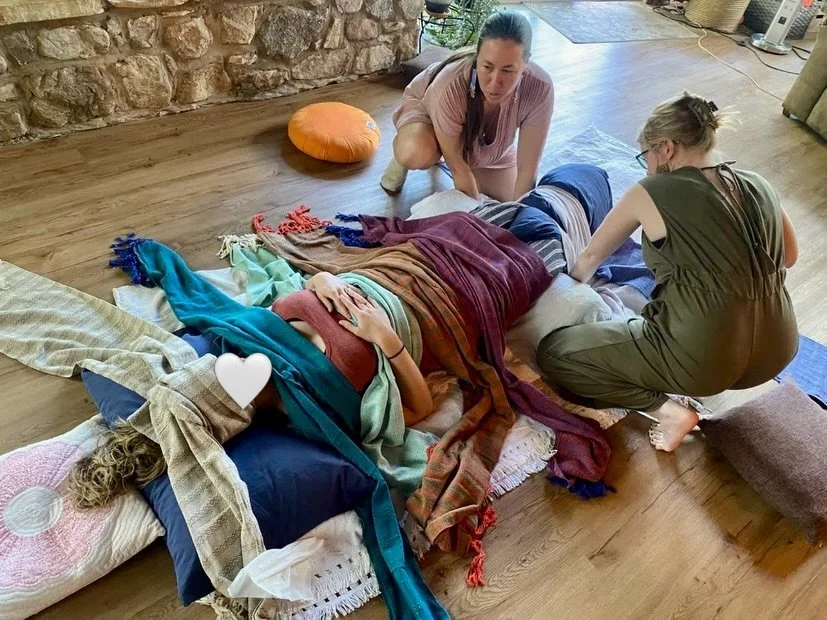Every single postpartum Closing of the Bones ceremony is such a profoundly beautiful, sacred, &amp; positive experience. Thank you so much to Misty Ward @midwife_misty, highly experienced midwife and founder of amazing @brookhavenbirth, for teaming u
