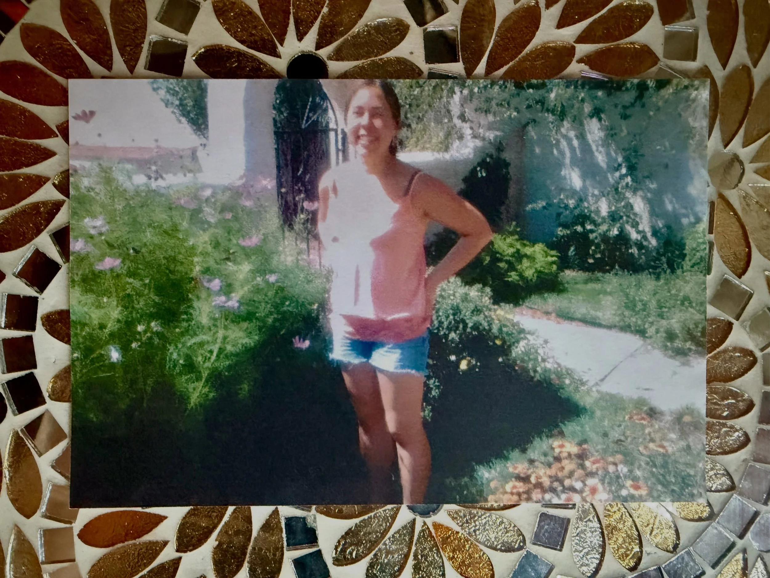 Reclaiming Aligned Feminine Expression~ 🤍✨ Memorable throwback to my first home living next to the super safe, delightful Rodriguez family in Santa Fe, New Mexico. 

This memory naturally surfaced while blasting dance music, wearing a dress, and cle