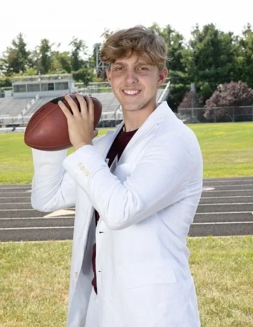 Senior Portrait - Maryland Portrait Photographer - www.wendymillerphotographymd.com.jpg