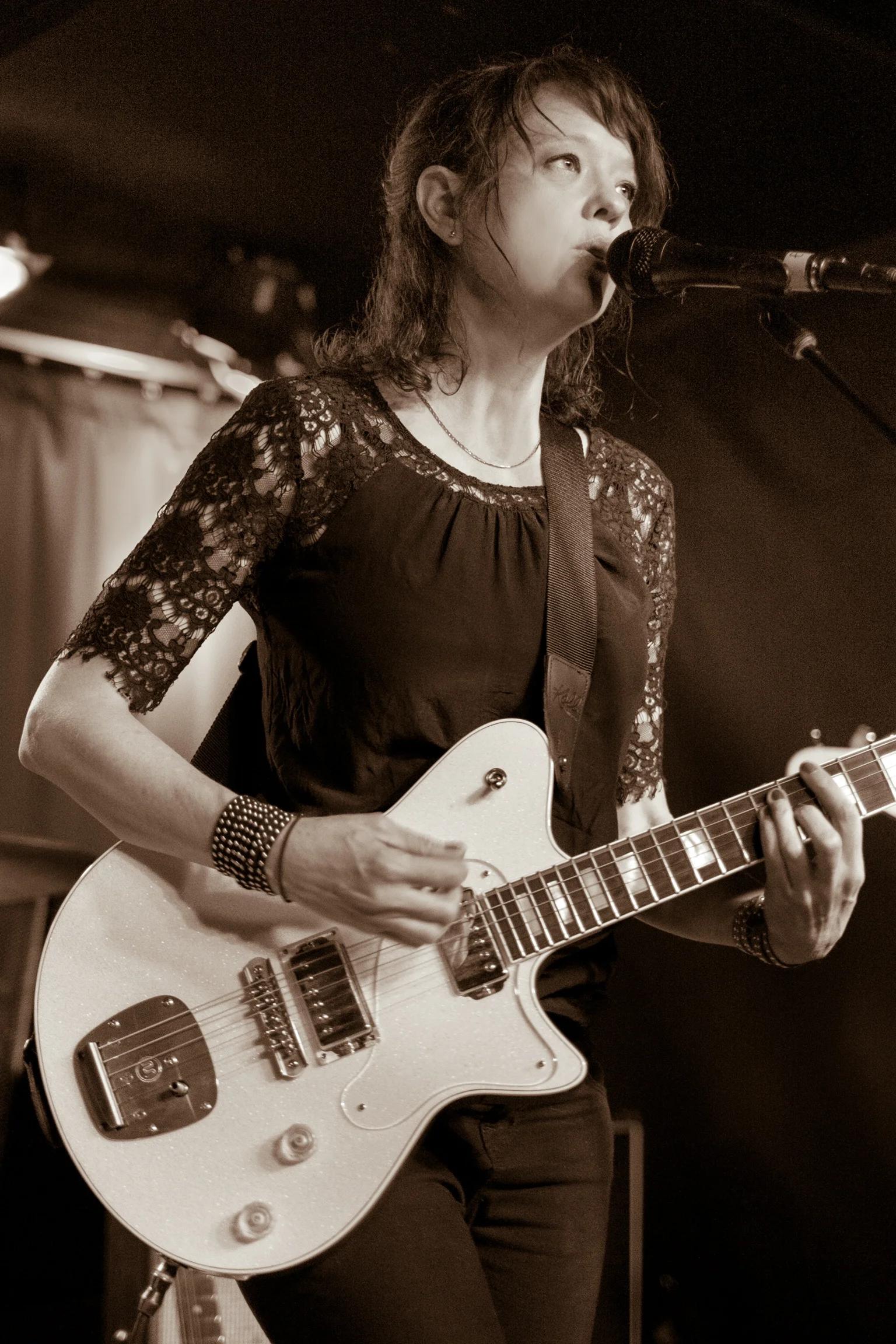 Mary Timony plays Helium