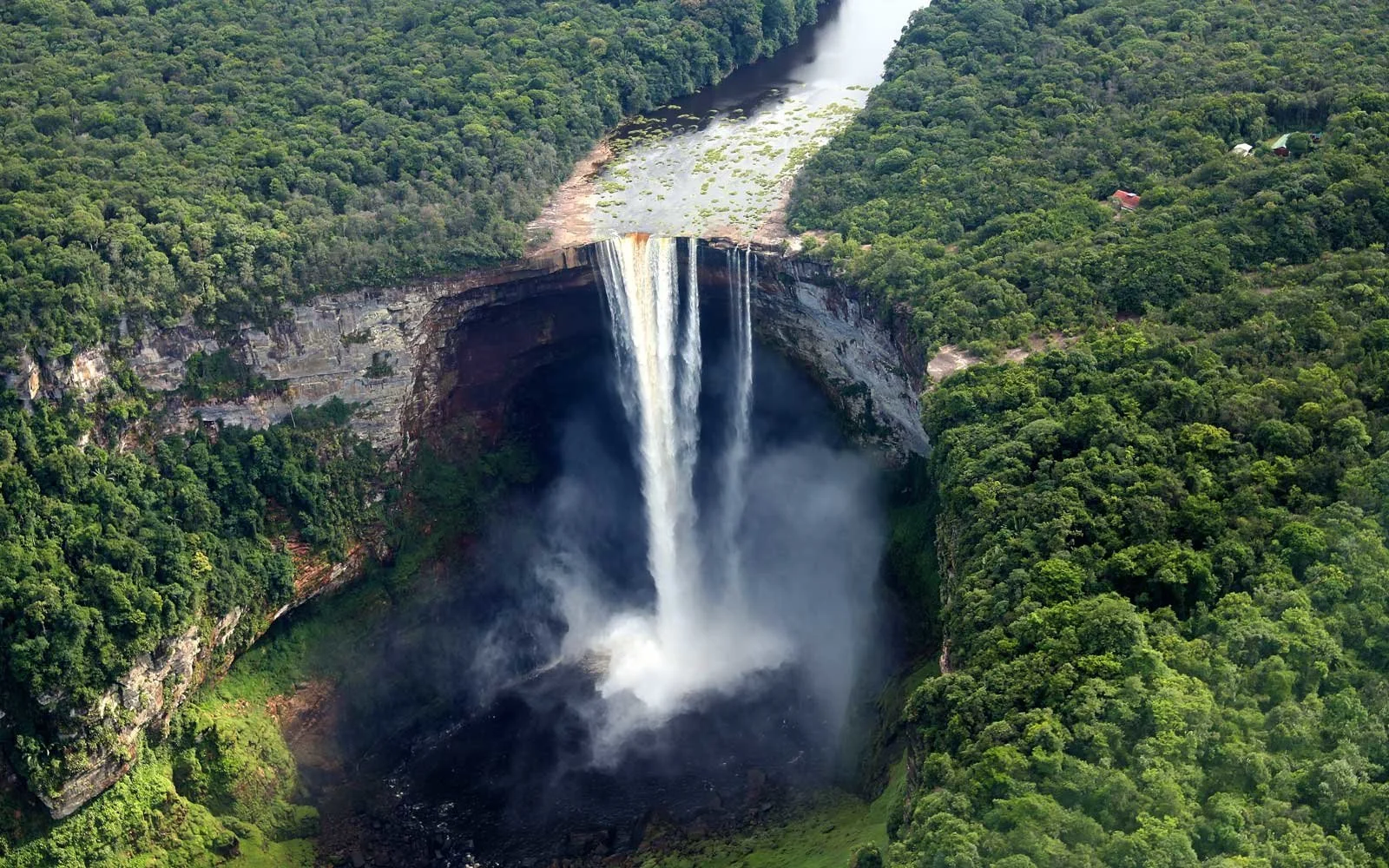 kaieteur-falls-amazon-WTRFLLBIG0318.jpg