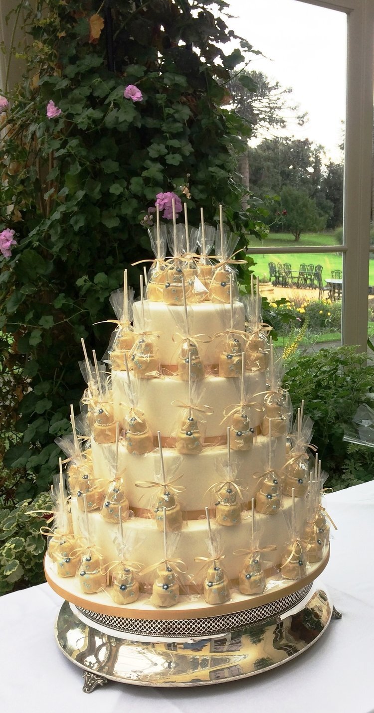 Cake-Pop-Wedding-Cake.jpg