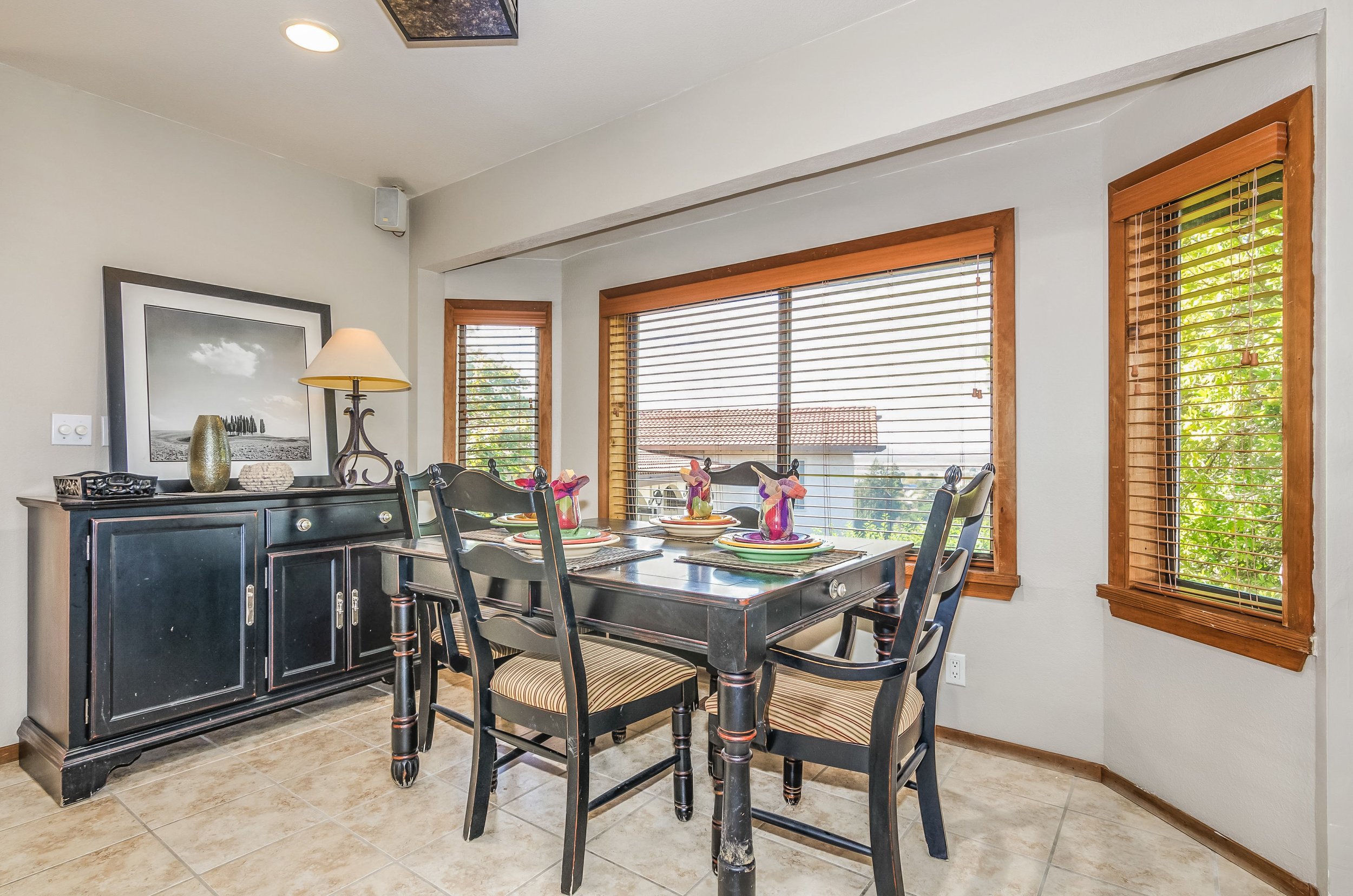 013_Breakfast Nook.jpg