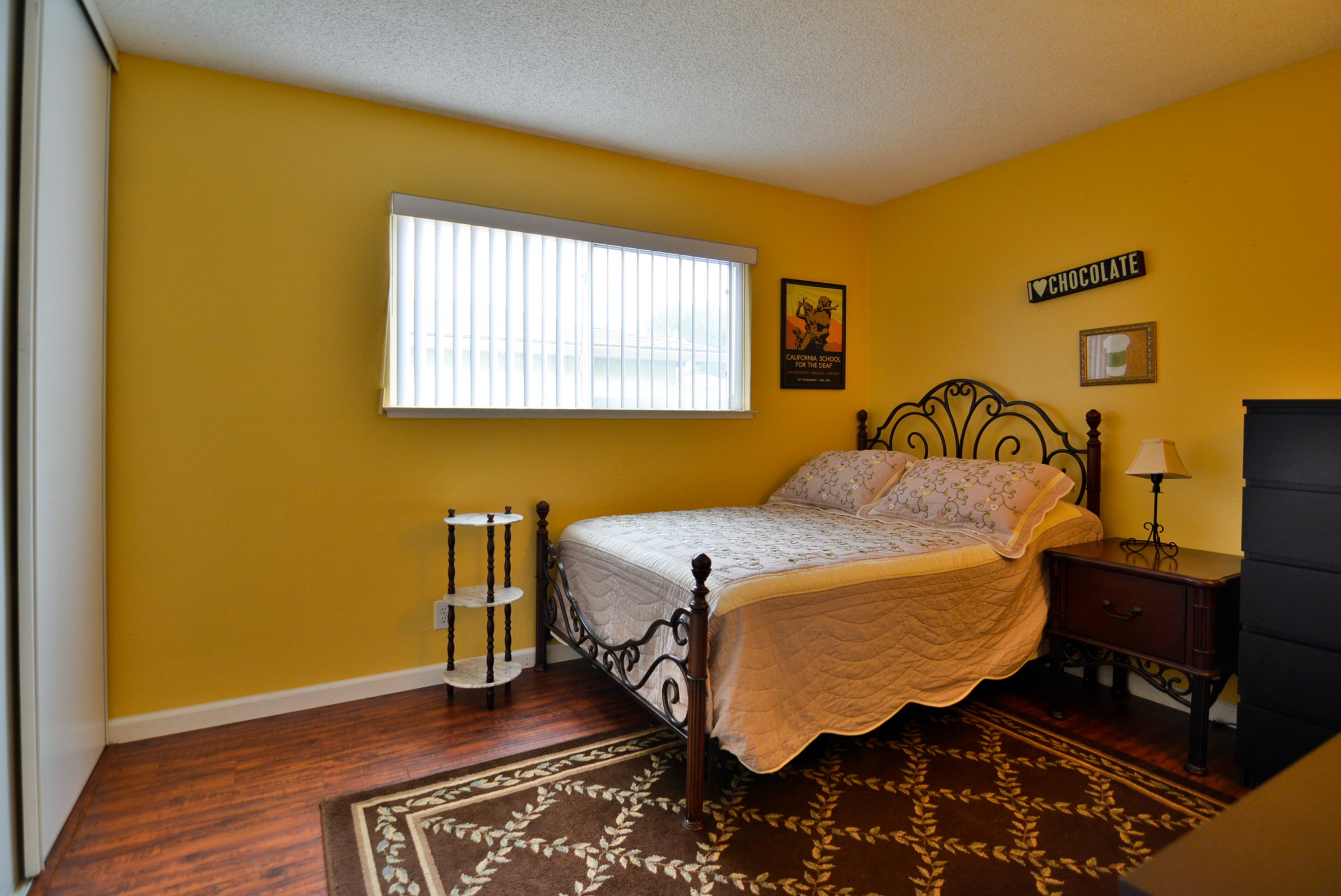 Guest bedroom 1.jpg