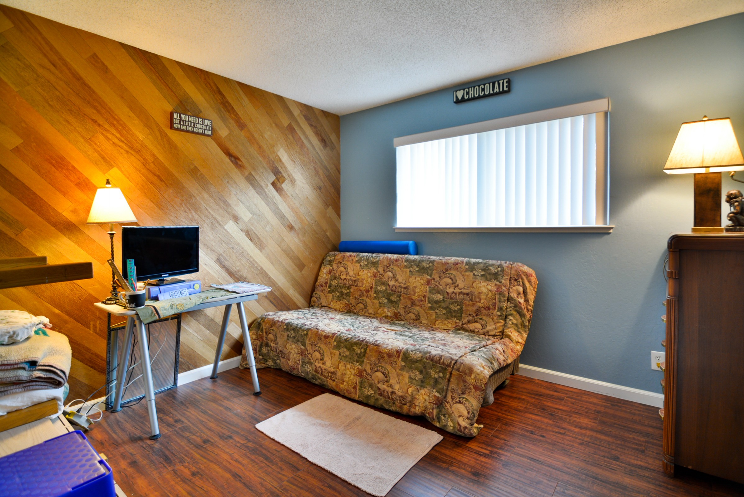 Guest bedroom 2.jpg