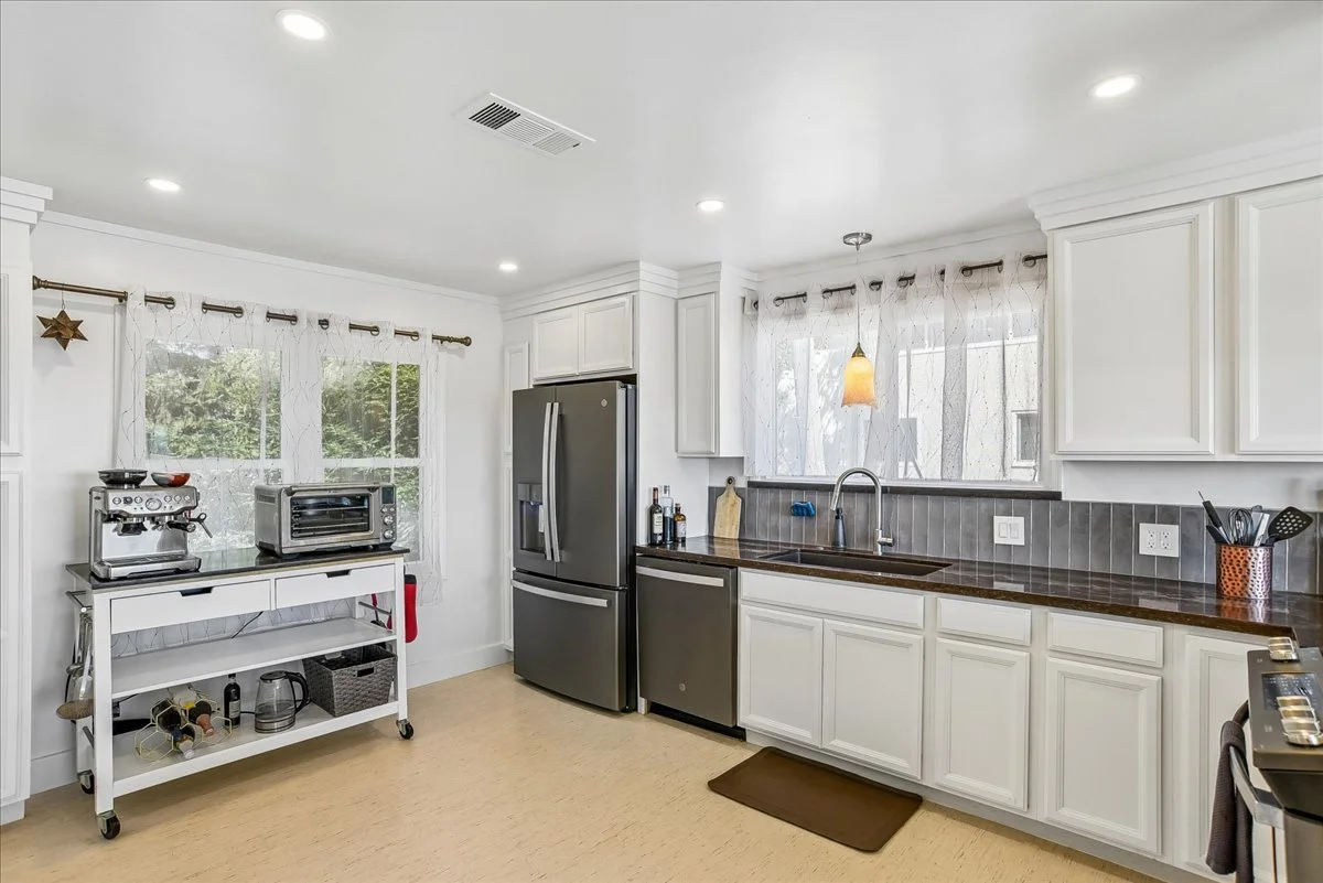 20-Kitchen.jpg