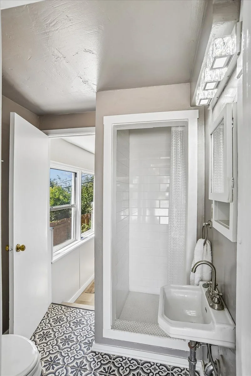 40-Bath.jpg